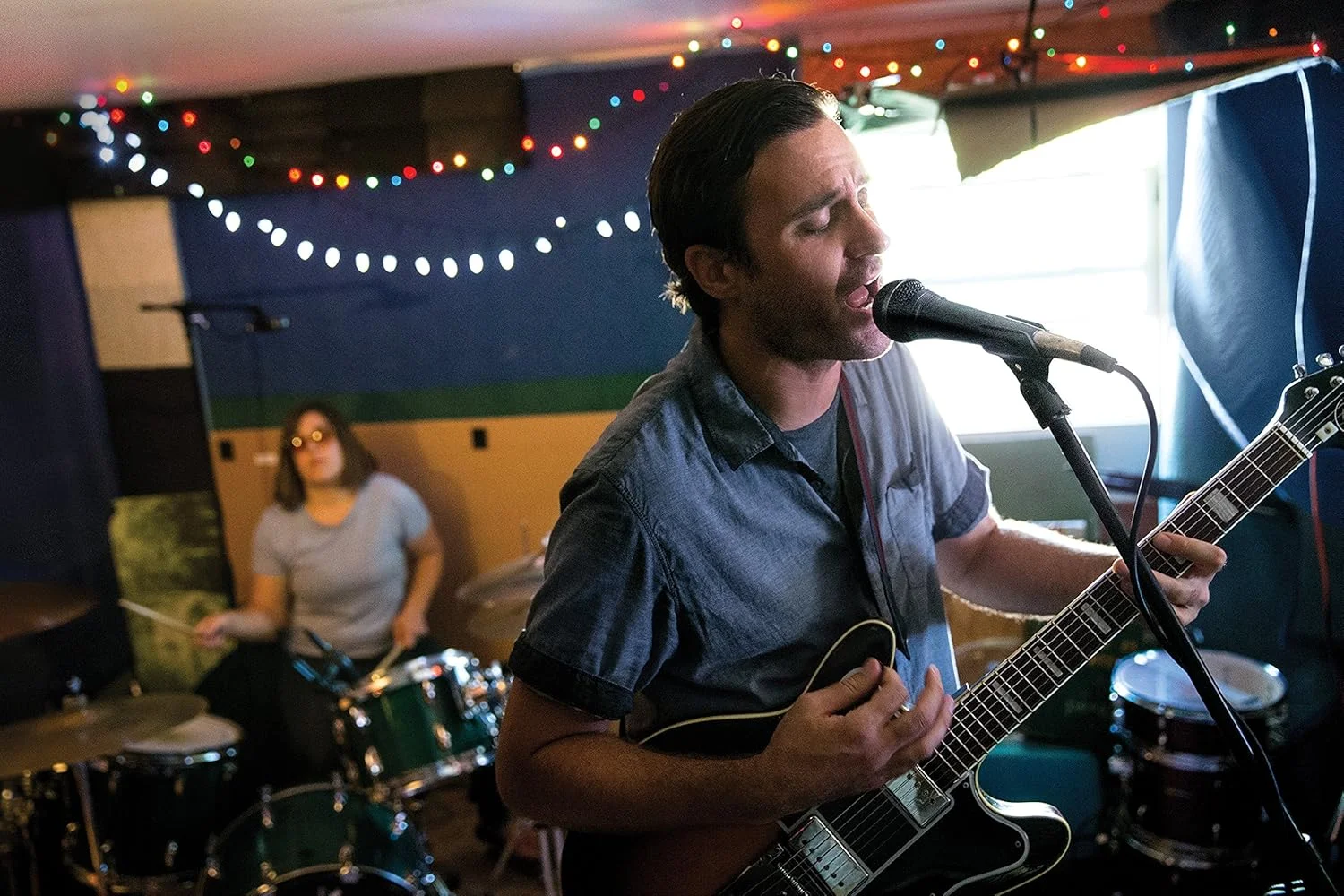 میکروفون داینامیک Shure PGA58 - میکروفون دستی برای وکال با الگوی قطبی کاردیوئید، سوئیچ روشن/خاموش مجزا، کانکتور 3 پین XLR، کابل 15 فوتی XLR به QTR، آداپتور پایه و کیف زیپی (PGA58-QTR)