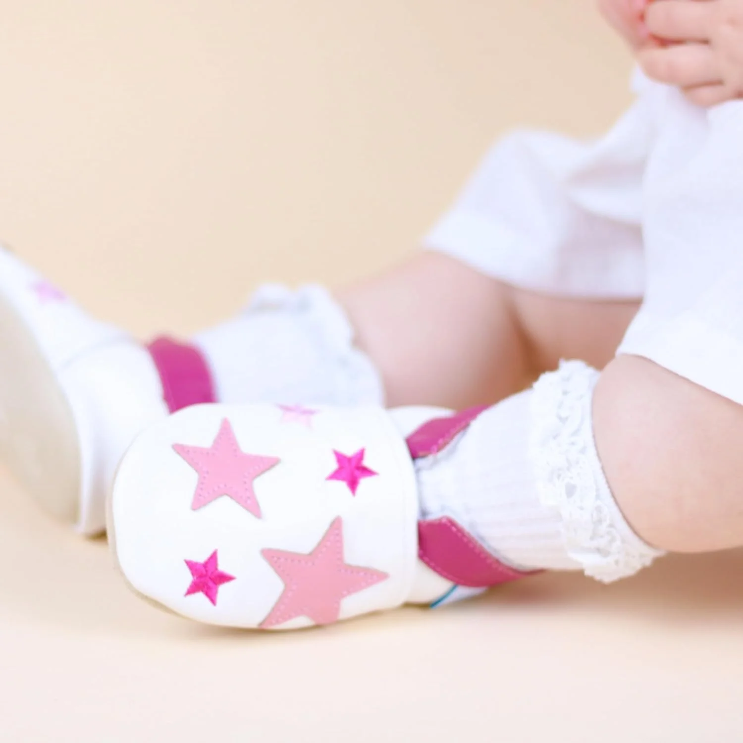کفش چرمی نرم دخترانه داتی فیش، اولین کفش کودک