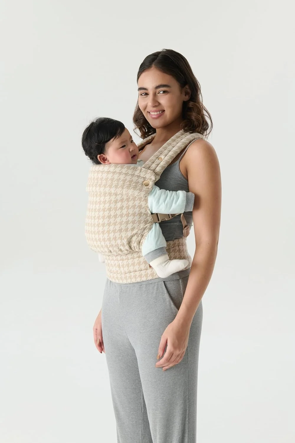 آغوشی نوزاد تا نوپا (طرح شطرنجی)