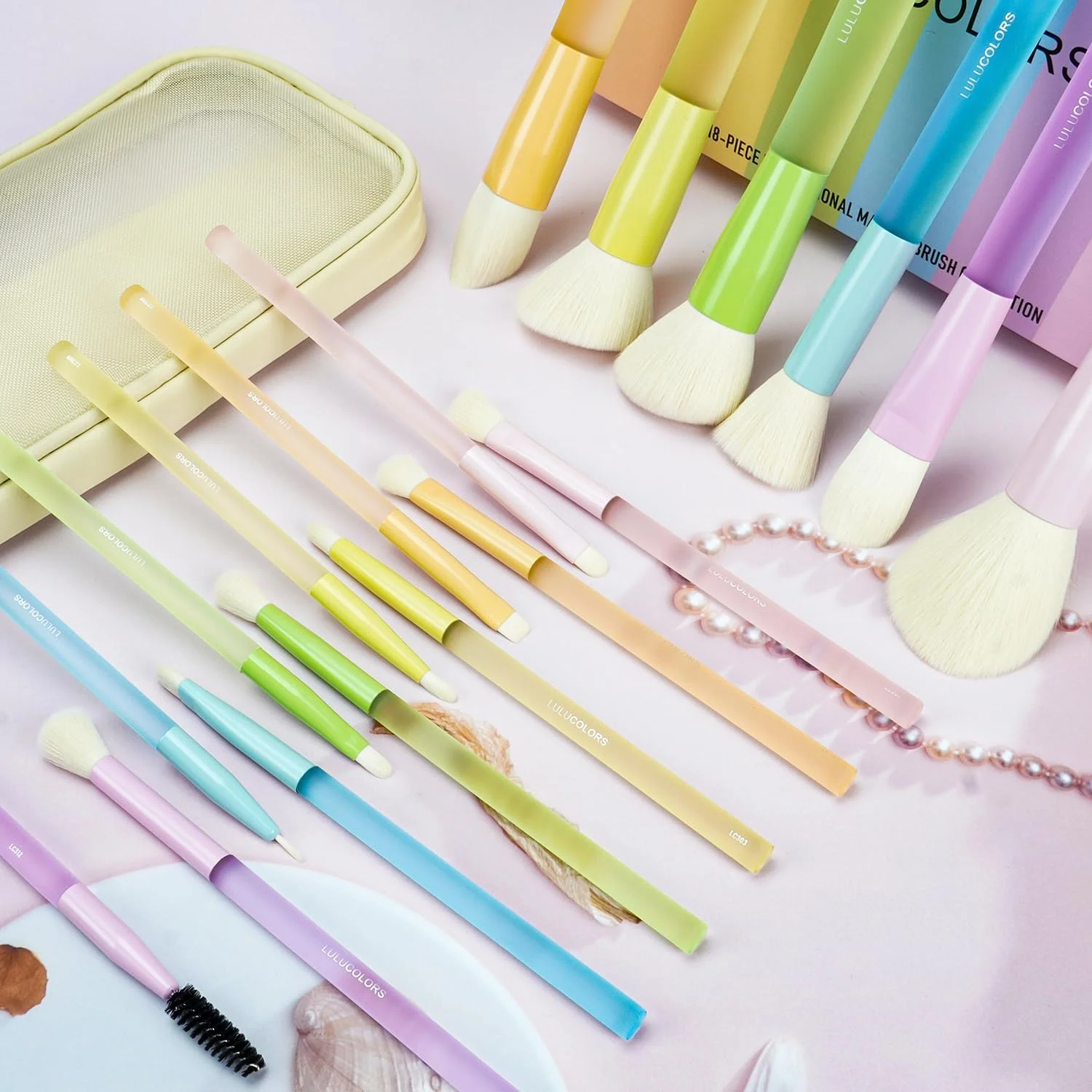 ست برس آرایشی 18 تکه حرفه ای LULUCOLORS - مجموعه چند رنگ مناسب مسافرت با برس های پودر مخروطی، کابوکی، رژگونه، سایه چشم، خط چشم - موهای نرم، دسته های لاستیکی ست برس آرایشی 18 تکه حرفه ای LULUCOLORS - مجموعه چند رنگ مناسب مسافرت با برس های پودر مخروطی، کابوکی، رژگونه، سایه چشم، خط چشم - موهای نرم، دسته های لاستیکی