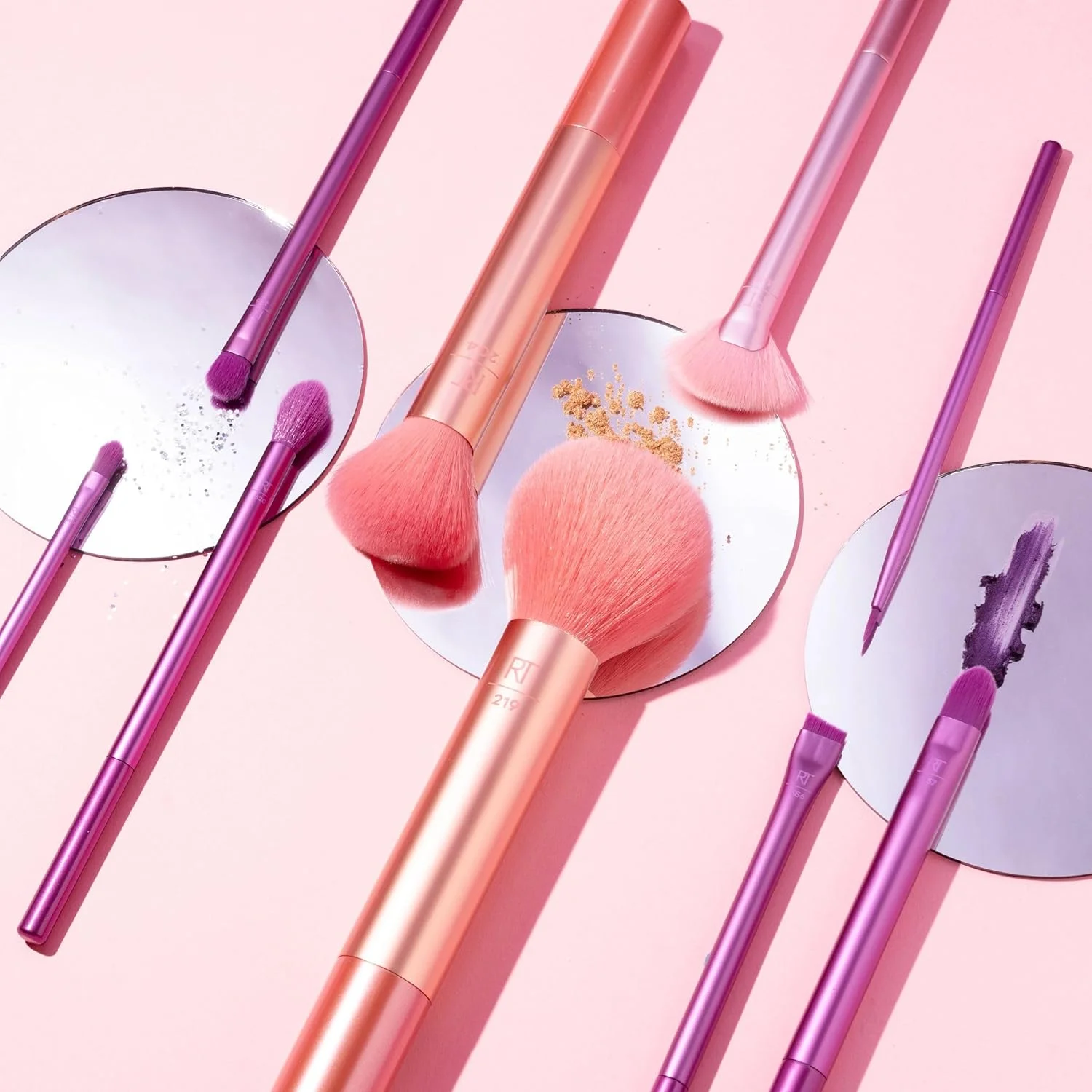 Real Techniques Insta Artist Brush Kit, Face, Cheek & Eye Brush Set, Makeup Brush Kit, For Foundation, Blush, Bronzer, Concealer, & Eyeshadow, Professional Quality Makeup Tools, 9 Piece Set
