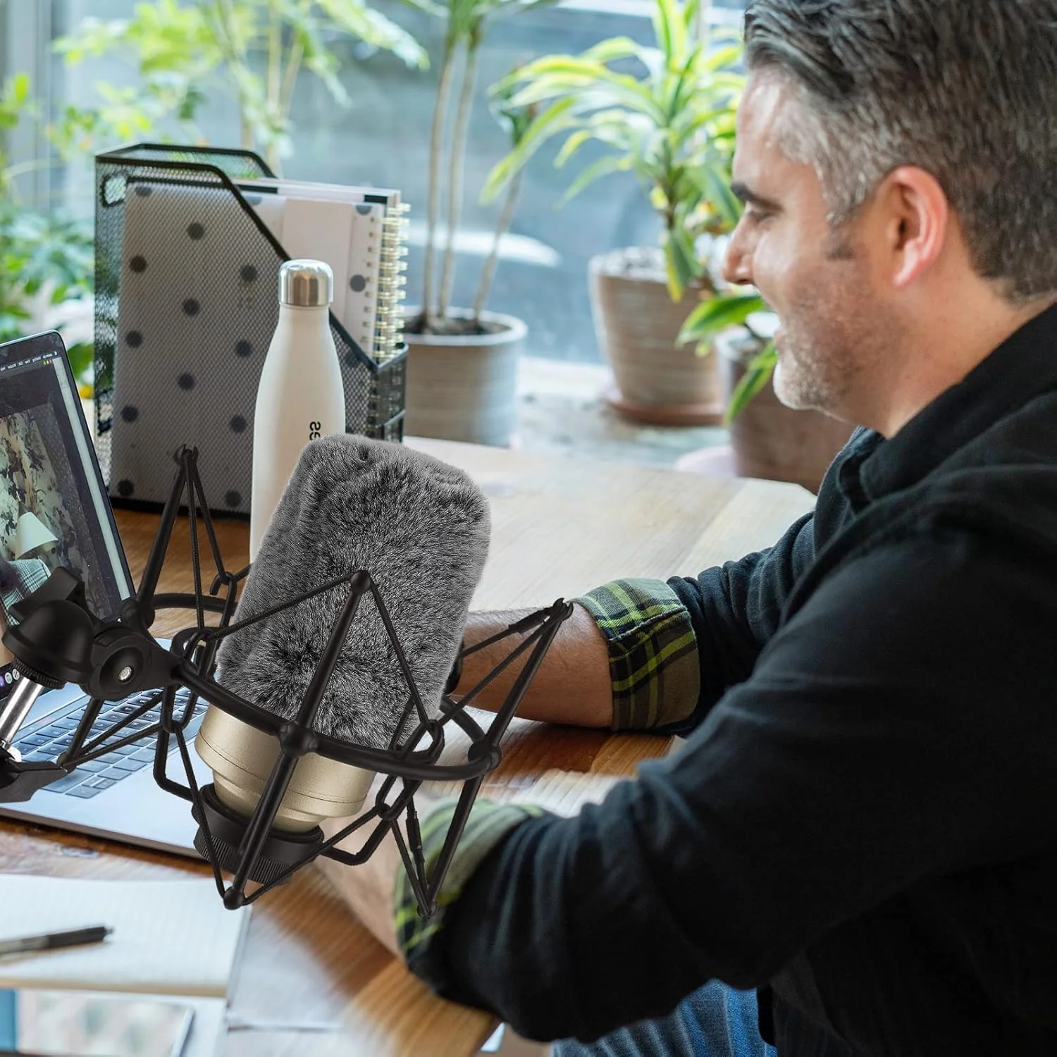 محافظ باد خزدار Geekria for Creators سازگار با میکروفون های MXL 550, 770, R144, V250, Revelation Mini Mic DeadCat، روکش پشمی محافظ باد، کاهش نویز باد (خاکستری / 2 عدد)