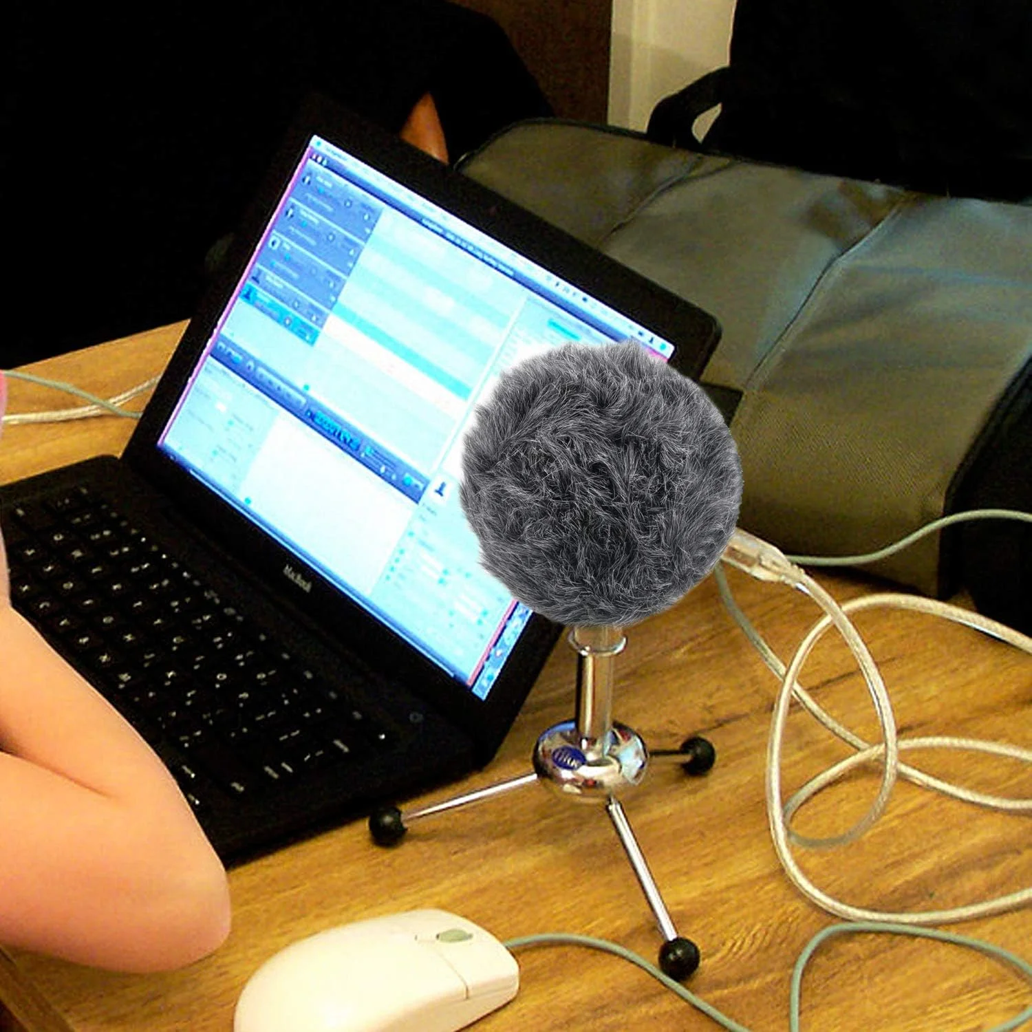 محافظ بادگیر خزدار YOUSHARES - فیلتر پاپ سفارشی برای میکروفون، پوشش بادگیر Deadcat برای بهبود کیفیت صدای میکروفون Blue Snowball iCE (خاکستری) محافظ بادگیر خزدار YOUSHARES - فیلتر پاپ سفارشی برای میکروفون، پوشش بادگیر Deadcat برای بهبود کیفیت صدای میکروفون Blue Snowball iCE (خاکستری)