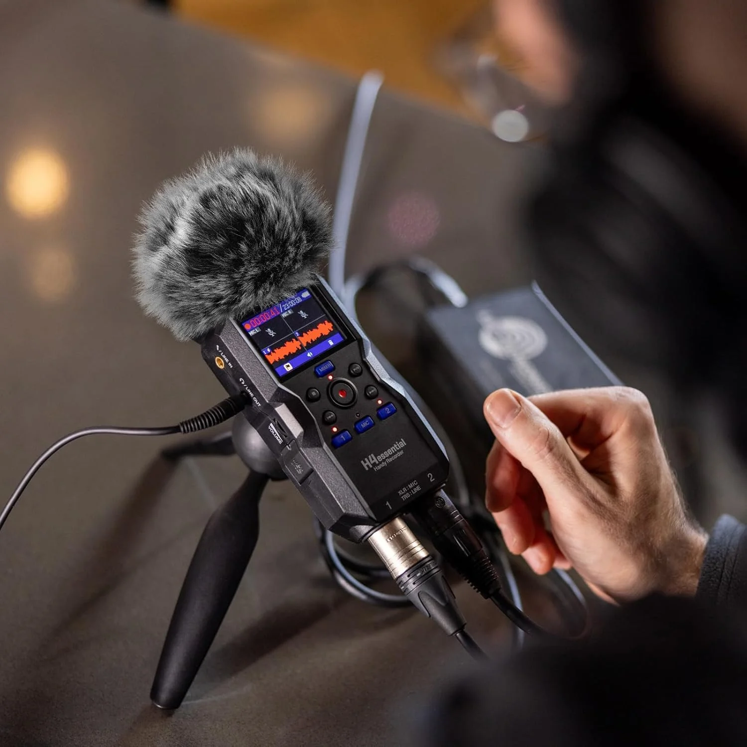 Geekria for Creators خز بادگیر سازگار با ضبط کننده دستی ZOOM H4 essential، روکش میکروفون DeadCat، روکش کرکی شیشه جلو، ضبط کننده دیجیتال قابل حمل (خاکستری / 2 عدد)