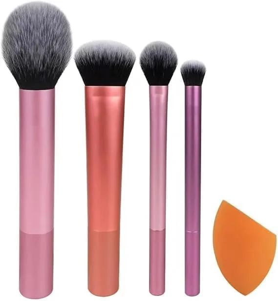 ست براش آرایشی ریل تکنیک مدل Everyday Essentials شامل 5 ابزار ضروری برای تسلط بر هر نوع آرایش، با موهای نرم و کرکی و نوک تیز. پودر رژگونه را به طور یکنواخت برای ظاهری صاف و طبیعی پخش می کند.