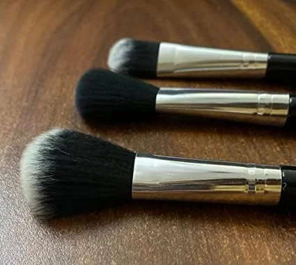 ست برس آرایشی اورومک ORO MAC مناسب آرایش عروس، دختران و بانوان (بسته 12 عددی) ست برس آرایشی اورومک ORO MAC مناسب آرایش عروس، دختران و بانوان (بسته 12 عددی)