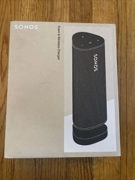 باندل اسپیکر Sonos Roam و شارژر وایرلس - مشکی - اسپیکر هوشمند بلوتوث یا وای فای فوق العاده قابل حمل، ضد آب و بی سیم
