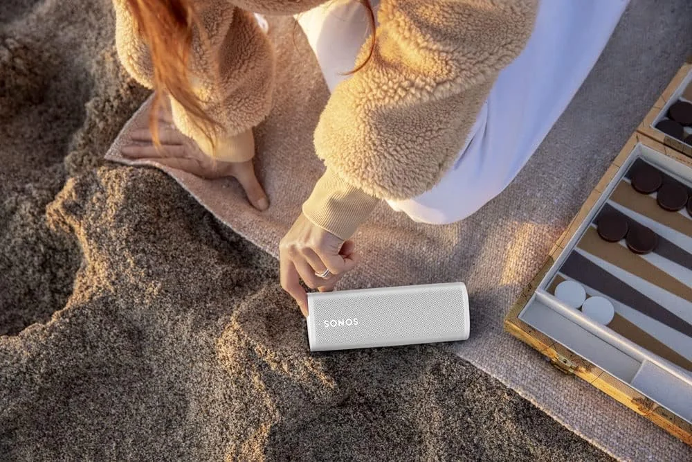 اسپیکر قابل حمل Sonos Roam SL با صدای فراگیر در خانه و بیرون از خانه. این اسپیکر سبک و مقاوم در برابر آب، تا 10 ساعت عمر باتری دارد و با AirPlay2 سازگار است - مشکی اسپیکر قابل حمل Sonos Roam SL با صدای فراگیر در خانه و بیرون از خانه. این اسپیکر سبک و مقاوم در برابر آب، تا 10 ساعت عمر باتری دارد و با AirPlay2 سازگار است - مشکی