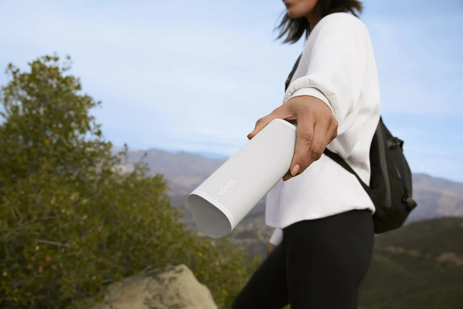 اسپیکر قابل حمل Sonos Roam SL با صدای فراگیر در خانه و بیرون از خانه. این اسپیکر سبک و مقاوم در برابر آب، تا 10 ساعت عمر باتری دارد و با AirPlay2 سازگار است - مشکی اسپیکر قابل حمل Sonos Roam SL با صدای فراگیر در خانه و بیرون از خانه. این اسپیکر سبک و مقاوم در برابر آب، تا 10 ساعت عمر باتری دارد و با AirPlay2 سازگار است - مشکی