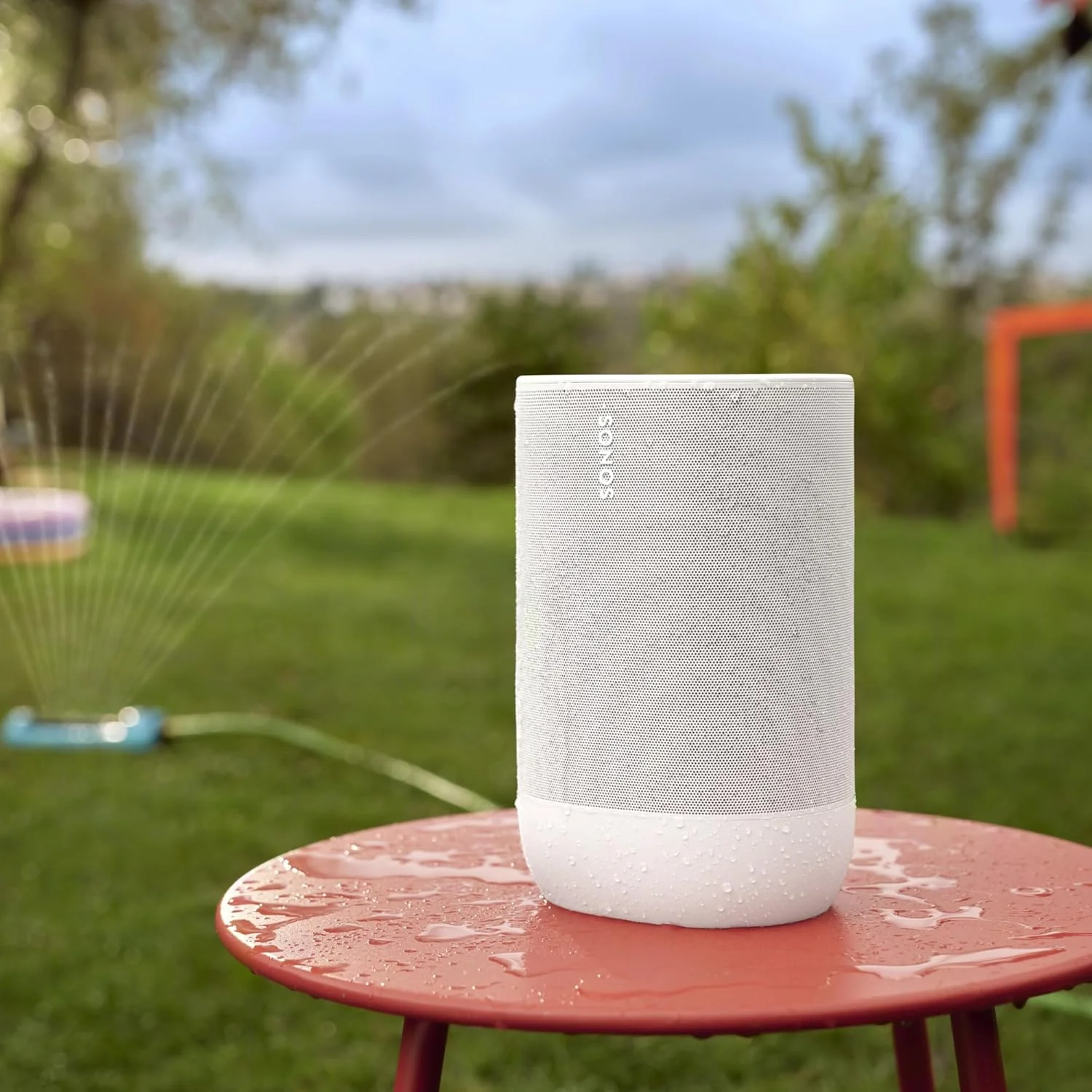 اسپیکر قابل حمل Sonos Move (Gen2) - سفید اسپیکر قابل حمل Sonos Move (Gen2) - سفید