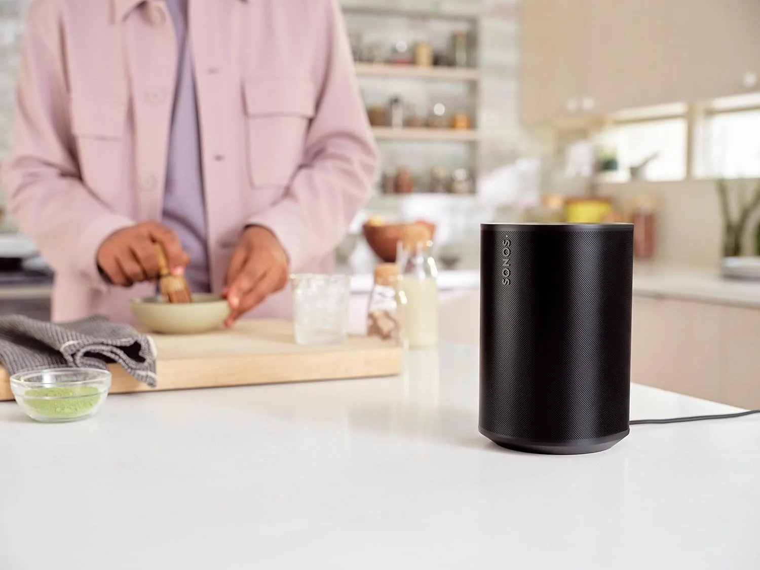 اسپیکر هوشمند Sonos Era 100 با WiFi، بلوتوث، سازگار با Amazon Alexa - مشکی اسپیکر هوشمند Sonos Era 100 با WiFi، بلوتوث، سازگار با Amazon Alexa - مشکی
