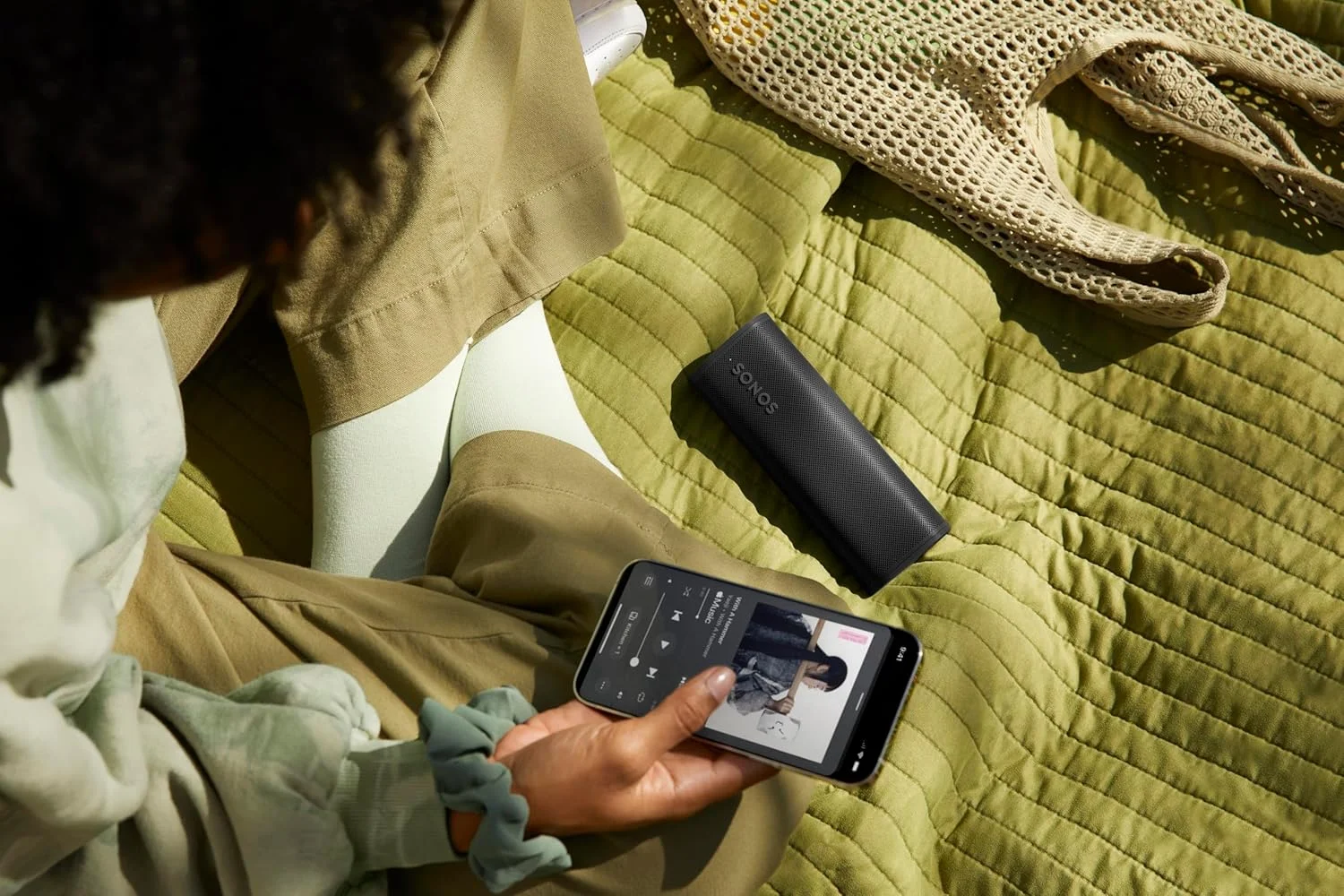 اسپیکر قابل حمل سبک وزن ضد آب Sonos Roam 2 مشکی با بلوتوث، وای فای، عمر باتری 10 ساعته و کنترل صوتی برای استفاده در خانه و فضای باز اسپیکر قابل حمل سبک وزن ضد آب Sonos Roam 2 مشکی با بلوتوث، وای فای، عمر باتری 10 ساعته و کنترل صوتی برای استفاده در خانه و فضای باز