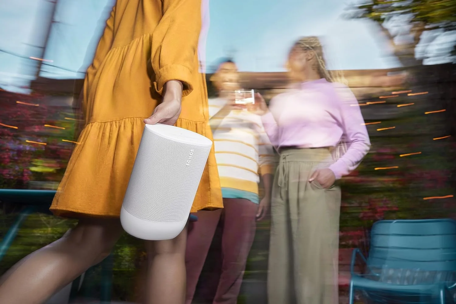Sonos Move 2، ارتقا یافته از داخل و خارج، قدرتمندترین اسپیکر قابل حمل ما صدای استریو تپنده قلب را در هر کجا که بخواهید ارائه می دهد. (سفید) Sonos Move 2، ارتقا یافته از داخل و خارج، قدرتمندترین اسپیکر قابل حمل ما صدای استریو تپنده قلب را در هر کجا که بخواهید ارائه می دهد. (سفید)