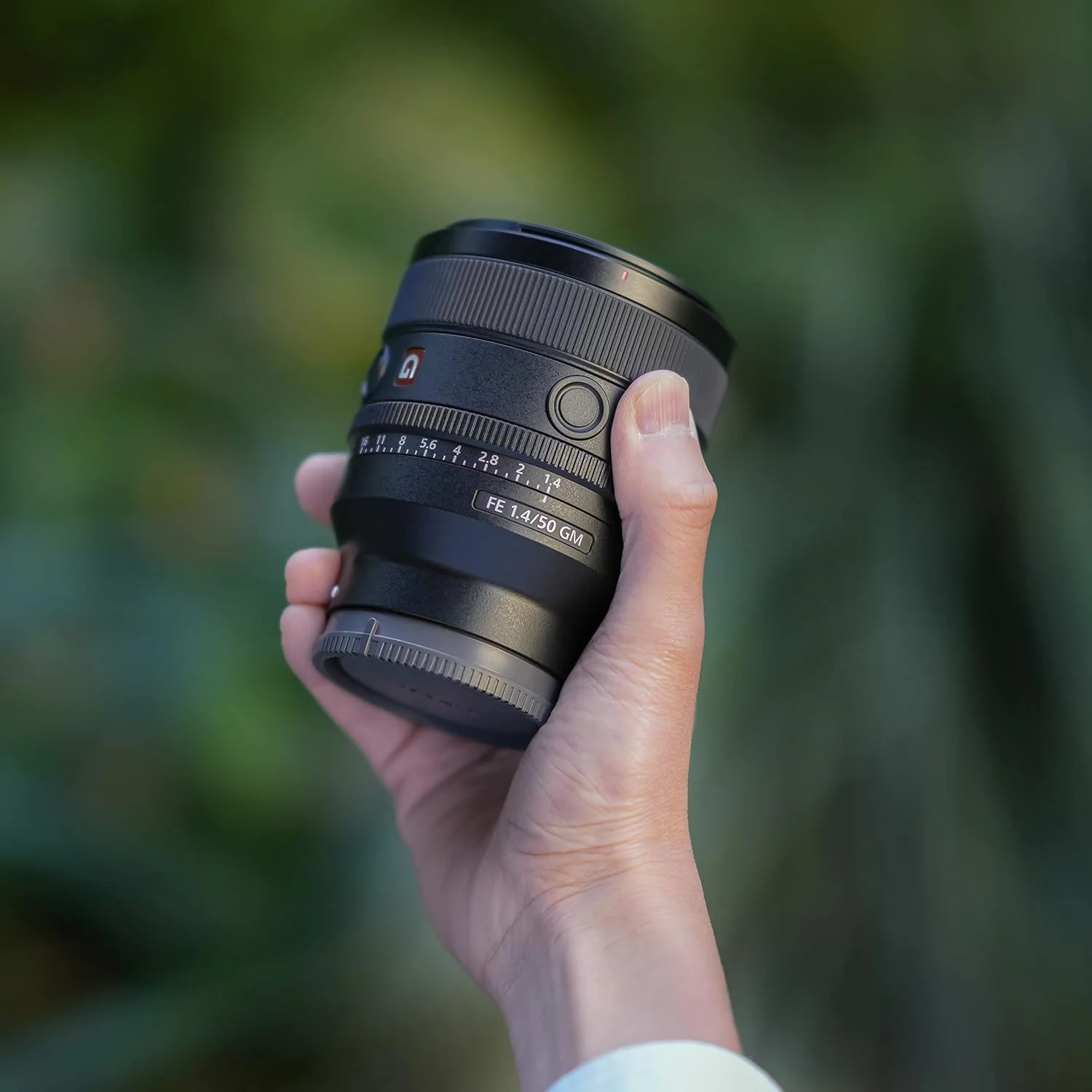 لنز سونی SEL50F14GM FE 50mm F1.4 GM با دیافراگم باز و فول فریم سری G Master لنز سونی SEL50F14GM FE 50mm F1.4 GM با دیافراگم باز و فول فریم سری G Master
