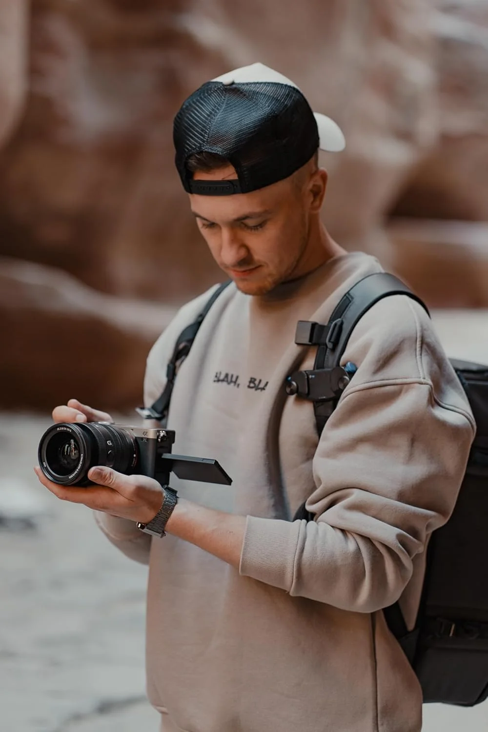 لنز سونی FE 24-50mm f/2.8 G (SEL2450G) – لنز زوم فول فریم جمع و جور برای دوربین های Sony E-Mount لنز سونی FE 24-50mm f/2.8 G (SEL2450G) – لنز زوم فول فریم جمع و جور برای دوربین های Sony E-Mount