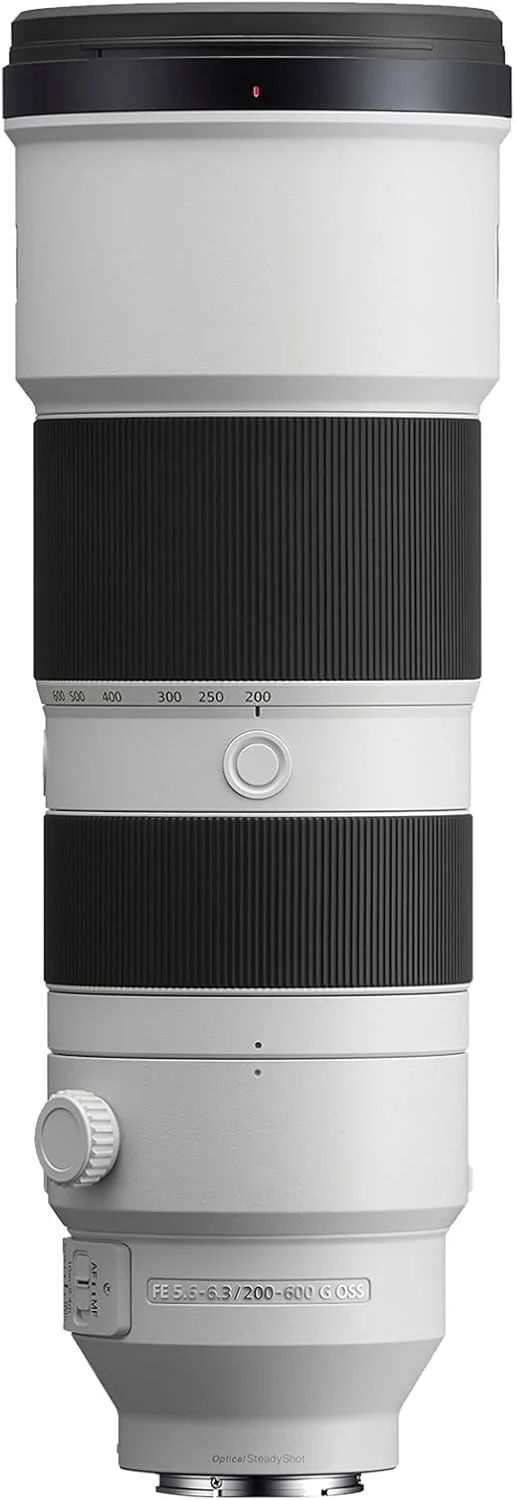 بسته لنز زوم سوپر تله فوتو Sony FE 200-600mm f/5.6-6.3 G OSS به همراه کیف سخت ضد آب با فوم قابل تنظیم (2 قطعه) بسته لنز زوم سوپر تله فوتو Sony FE 200-600mm f/5.6-6.3 G OSS به همراه کیف سخت ضد آب با فوم قابل تنظیم (2 قطعه)