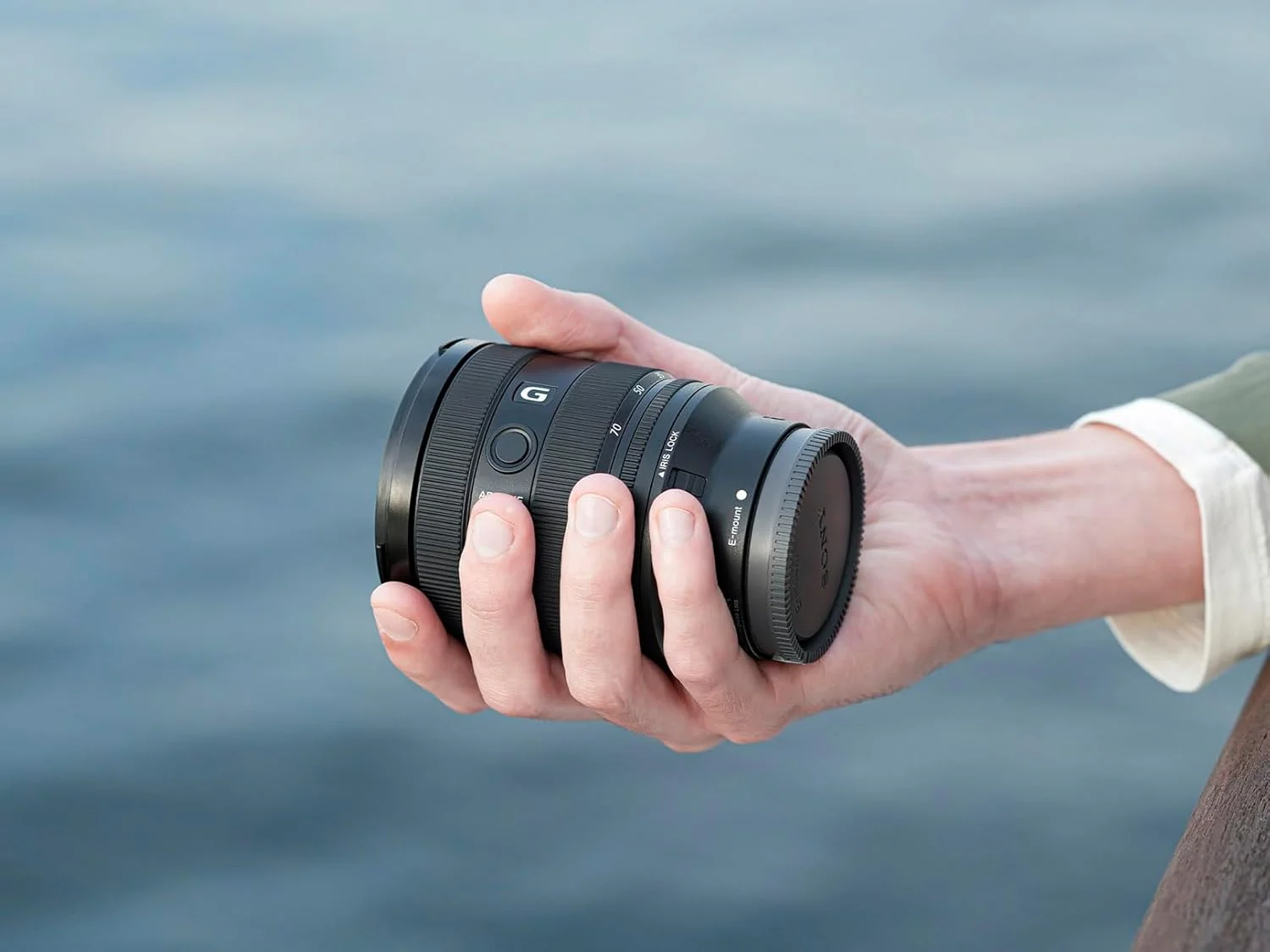 لنز سونی FE 20-70mm f/4 G (دهانه E سونی) لنز سونی FE 20-70mm f/4 G (دهانه E سونی)