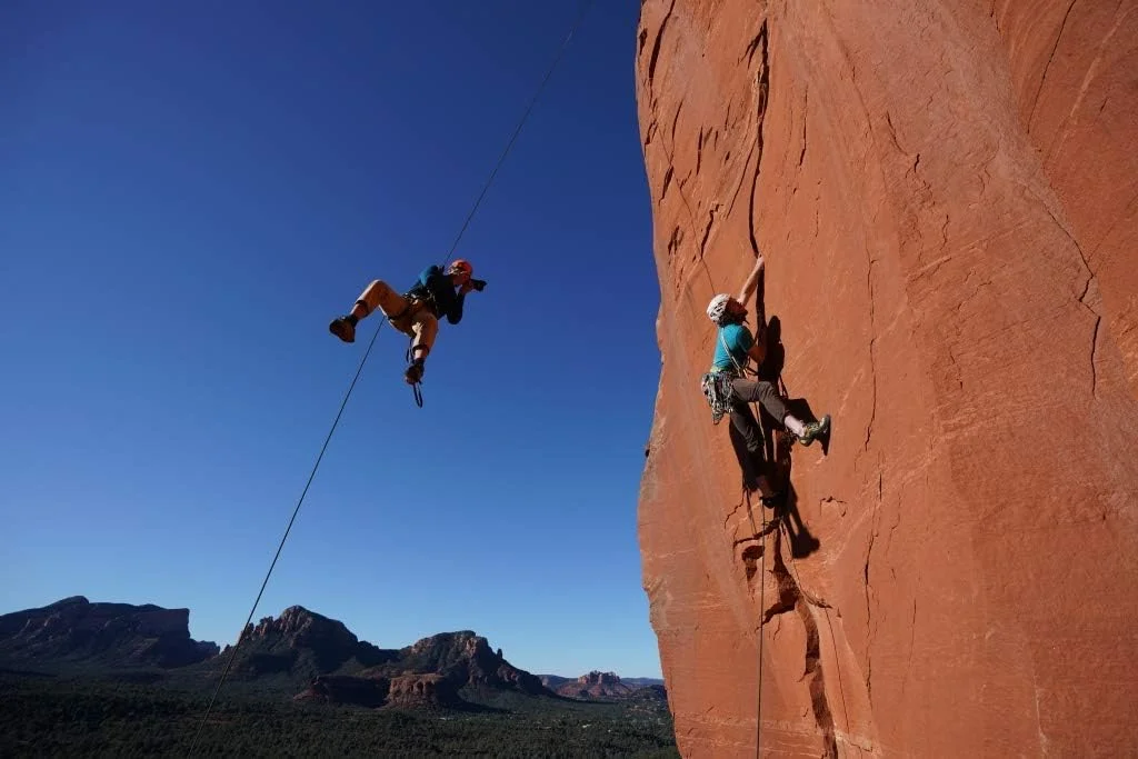 لنز زوم واید انگل سونی FE 16-35mm F2.8 GM (SEL1635GM)، مشکی لنز زوم واید انگل سونی FE 16-35mm F2.8 GM (SEL1635GM)، مشکی