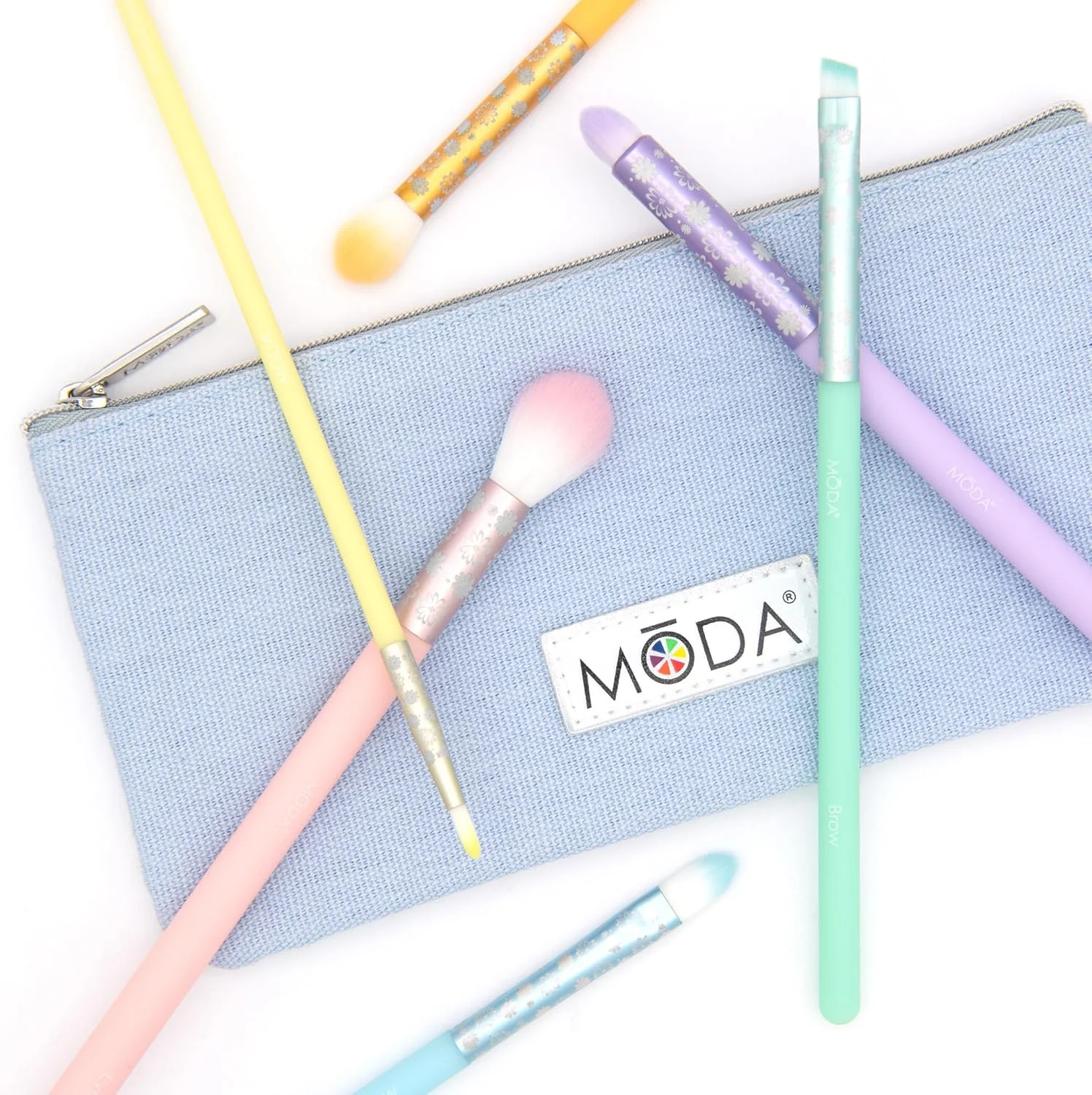 ست برس آرایشی چشم 7 تکه MODA Royal & Langnickel مدل Posh Pastel با اندازه کامل و کیف شامل برس های کانتور چشم، چشم دودی، کریس، سایه، ابرو و خط چشم نوک تیز، پاستیلی چند رنگ ست برس آرایشی چشم 7 تکه MODA Royal & Langnickel مدل Posh Pastel با اندازه کامل و کیف شامل برس های کانتور چشم، چشم دودی، کریس، سایه، ابرو و خط چشم نوک تیز، پاستیلی چند رنگ