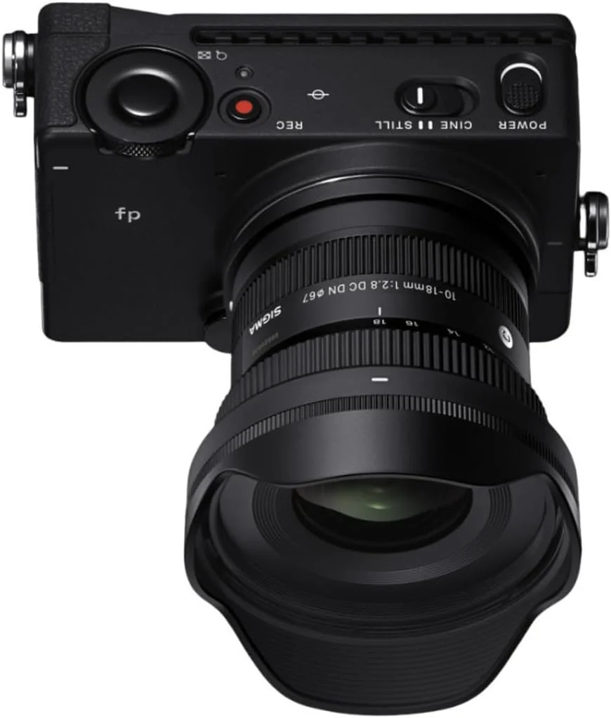 لنز سیگما 10-18mm F2.8 DC DN برای Sony E، مدل 207965 لنز سیگما 10-18mm F2.8 DC DN برای Sony E، مدل 207965