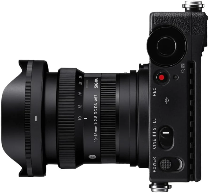 لنز سیگما 10-18mm F2.8 DC DN برای Sony E، مدل 207965 لنز سیگما 10-18mm F2.8 DC DN برای Sony E، مدل 207965