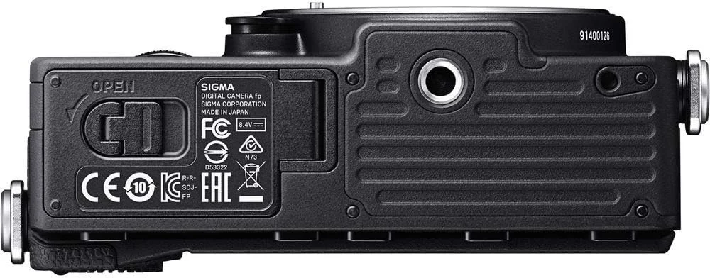 دوربین دیجیتال فول فریم بدون آینه سیگما مدل fp به همراه لنز 45mm f/2.8 Contemporary DG DN دوربین دیجیتال فول فریم بدون آینه سیگما مدل fp به همراه لنز 45mm f/2.8 Contemporary DG DN