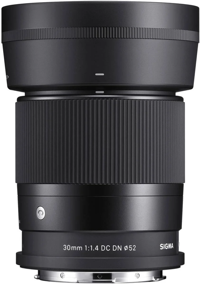 لنز سیگما 30mm f/1.4 DC DN Contemporary برای مانت L، همراه با فیلتر UV 52mm، کیف لنز، تمیز کننده لنز، کیت تمیز کننده، کیت نرم افزار PC، بند نگهدارنده درب لنز، پارچه لنز سیگما 30mm f/1.4 DC DN Contemporary برای مانت L، همراه با فیلتر UV 52mm، کیف لنز، تمیز کننده لنز، کیت تمیز کننده، کیت نرم افزار PC، بند نگهدارنده درب لنز، پارچه