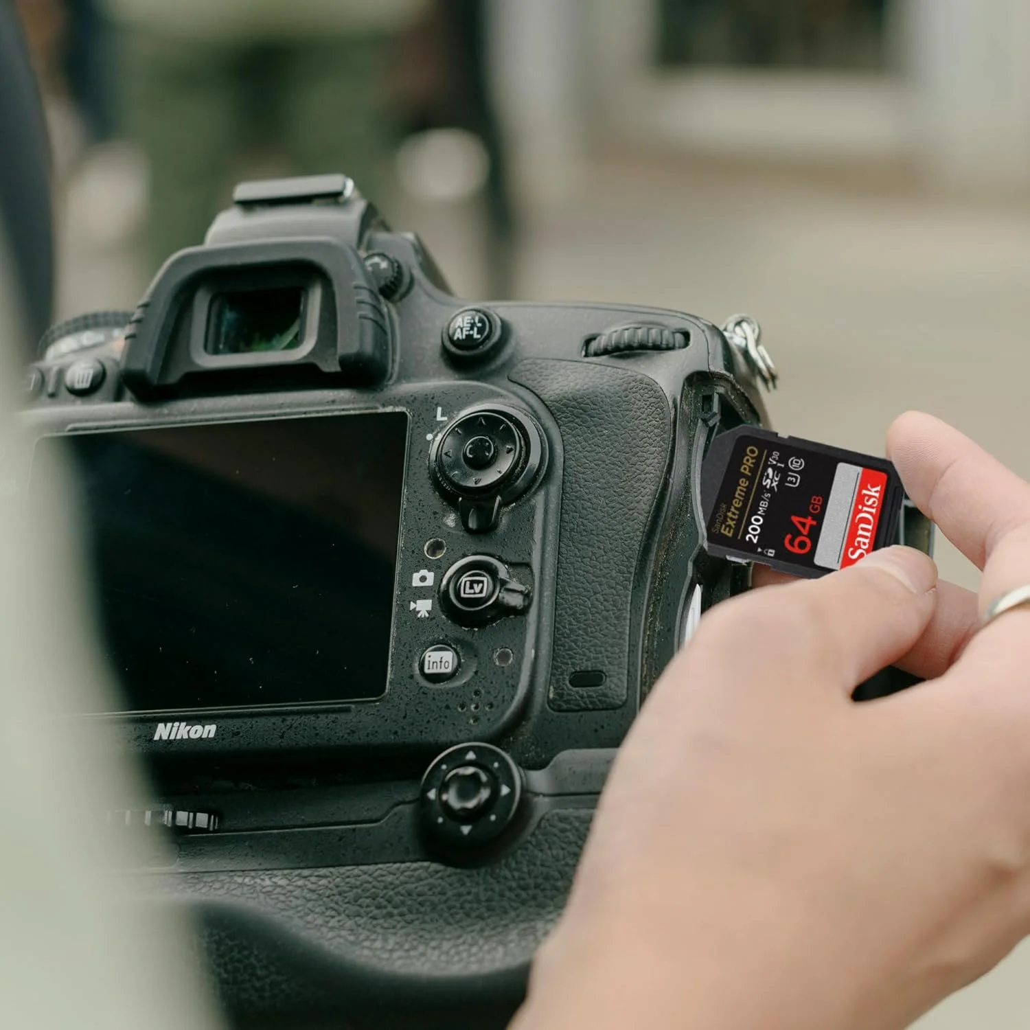 لنز سیگما 24-70MM F2.8 DG DN II Art، مانت سونی E به همراه کارت حافظه SanDisk 64GB Extreme Pro SDXC UHS-I (شامل 2 قلم کالا) لنز سیگما 24-70MM F2.8 DG DN II Art، مانت سونی E به همراه کارت حافظه SanDisk 64GB Extreme Pro SDXC UHS-I (شامل 2 قلم کالا)
