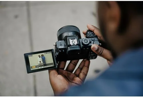 دوربین بدون آینه نیکون Z50 II با لنز 16-50 میلیمتری - سنسور 20.9 مگاپیکسلی APS-C CMOS (ضبط فیلم UHD 4K، صفحه نمایش چرخشی برای ولاگ) دوربین بدون آینه نیکون Z50 II با لنز 16-50 میلیمتری - سنسور 20.9 مگاپیکسلی APS-C CMOS (ضبط فیلم UHD 4K، صفحه نمایش چرخشی برای ولاگ)