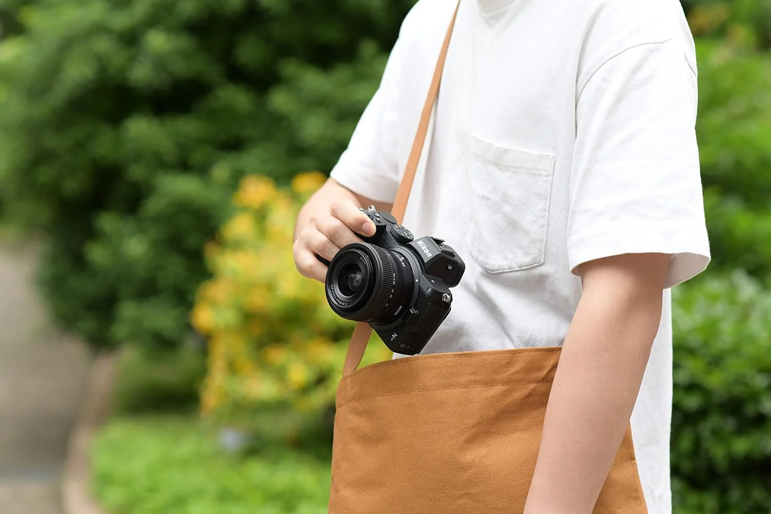 کیت دوربین بدون آینه نیکون Z5 + Z 24-50mm (AF هیبریدی 273 نقطه ای، لرزشگیر اپتیکال تصویر 5 محوره درون بدنه، فیلمبرداری 4K، دو درگاه کارت حافظه) VOA040K001 کیت دوربین بدون آینه نیکون Z5 + Z 24-50mm (AF هیبریدی 273 نقطه ای، لرزشگیر اپتیکال تصویر 5 محوره درون بدنه، فیلمبرداری 4K، دو درگاه کارت حافظه) VOA040K001