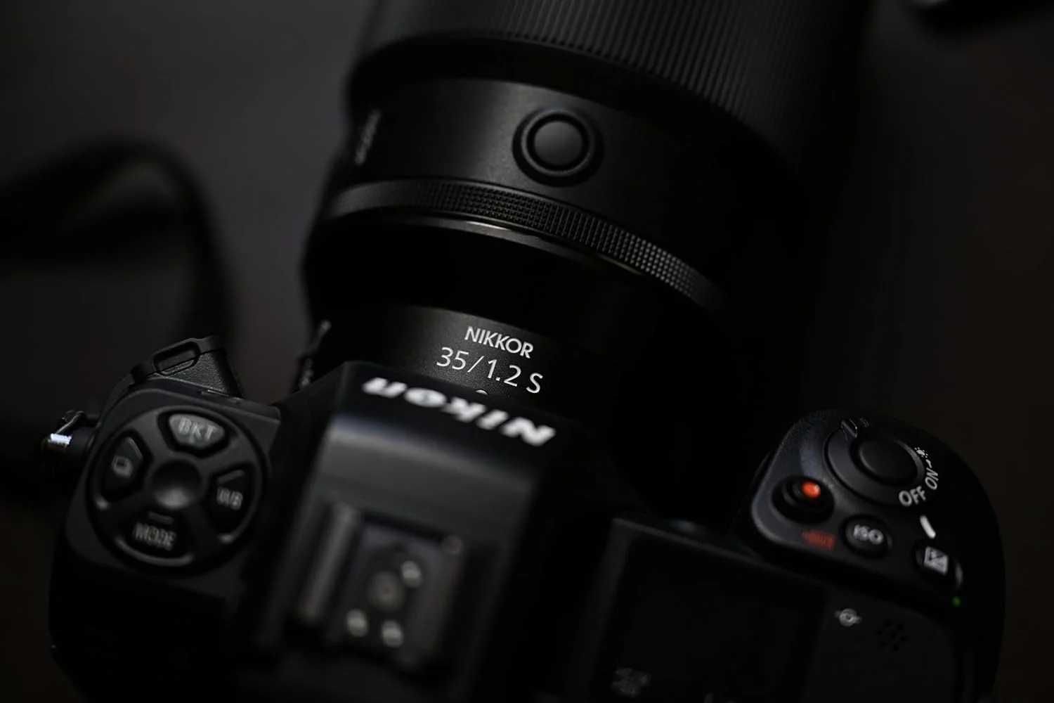 لنز نیکون NIKKOR Z 35mm f/1.2 S (نیکون Z) لنز نیکون NIKKOR Z 35mm f/1.2 S (نیکون Z)