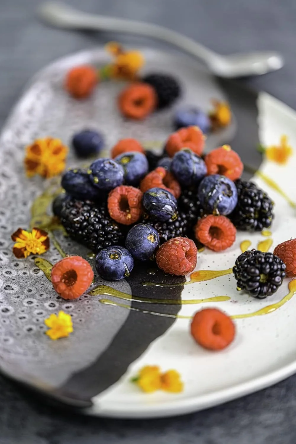 لنز ماکرو نیکون NIKKOR Z MC 105mm f/2.8 VR S، مشکی، 20100 لنز ماکرو نیکون NIKKOR Z MC 105mm f/2.8 VR S، مشکی، 20100