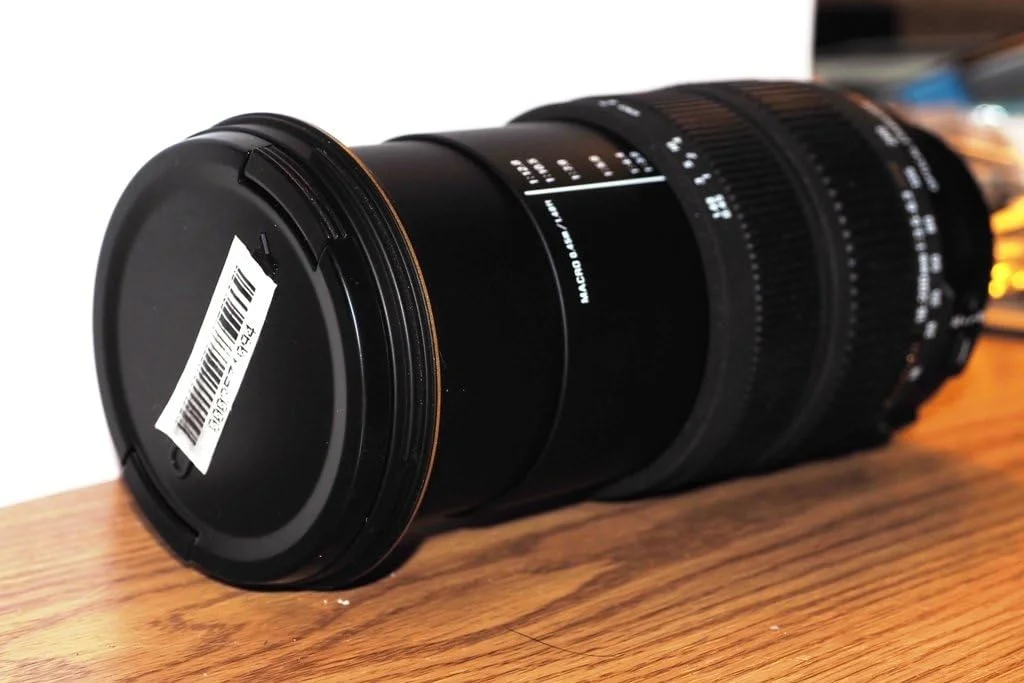 لنز زوم سیگما AF 18-200mm f/3.5-6.3 DC OS (تثبیت کننده اپتیکال) برای دوربین های SLR دیجیتال نیکون لنز زوم سیگما AF 18-200mm f/3.5-6.3 DC OS (تثبیت کننده اپتیکال) برای دوربین های SLR دیجیتال نیکون