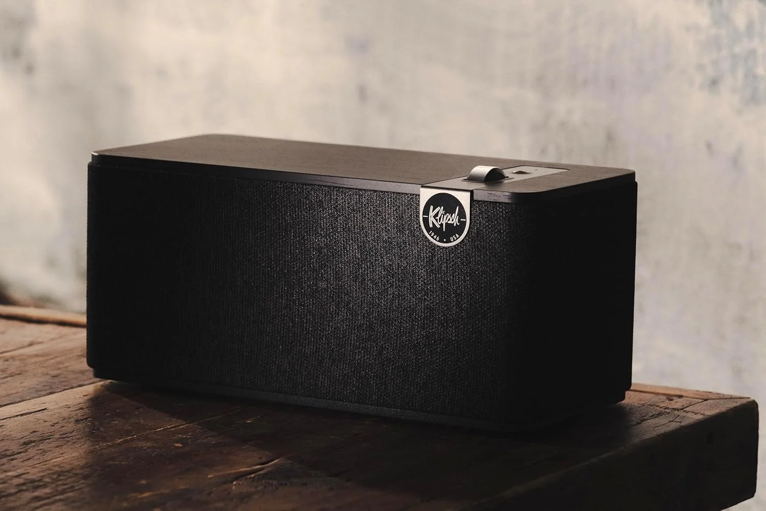 اسپیکر بلوتوثی پریمیوم KLIPSCH THE ONE PLUS - مشکی اسپیکر بلوتوثی پریمیوم KLIPSCH THE ONE PLUS - مشکی