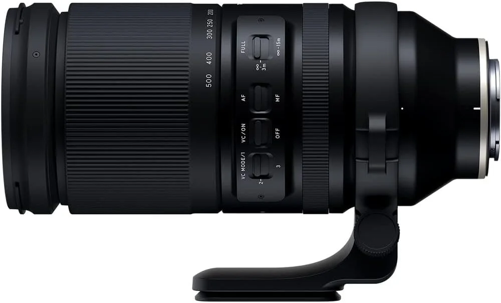 لنز تامرون 150-500mm f/5-6.7 Di III VXD برای Sony E-Mount (AFA057S-700) همراه با: کارت SD 64 گیگابایتی، کوله پشتی، مجموعه فیلتر 82 میلی متری، کیف لنز 10 اینچی، کیف کارت SD، درپوش لنز، تمیز کننده لنز (مدل بین المللی) لنز تامرون 150-500mm f/5-6.7 Di III VXD برای Sony E-Mount (AFA057S-700) همراه با: کارت SD 64 گیگابایتی، کوله پشتی، مجموعه فیلتر 82 میلی متری، کیف لنز 10 اینچی، کیف کارت SD، درپوش لنز، تمیز کننده لنز (مدل بین المللی)