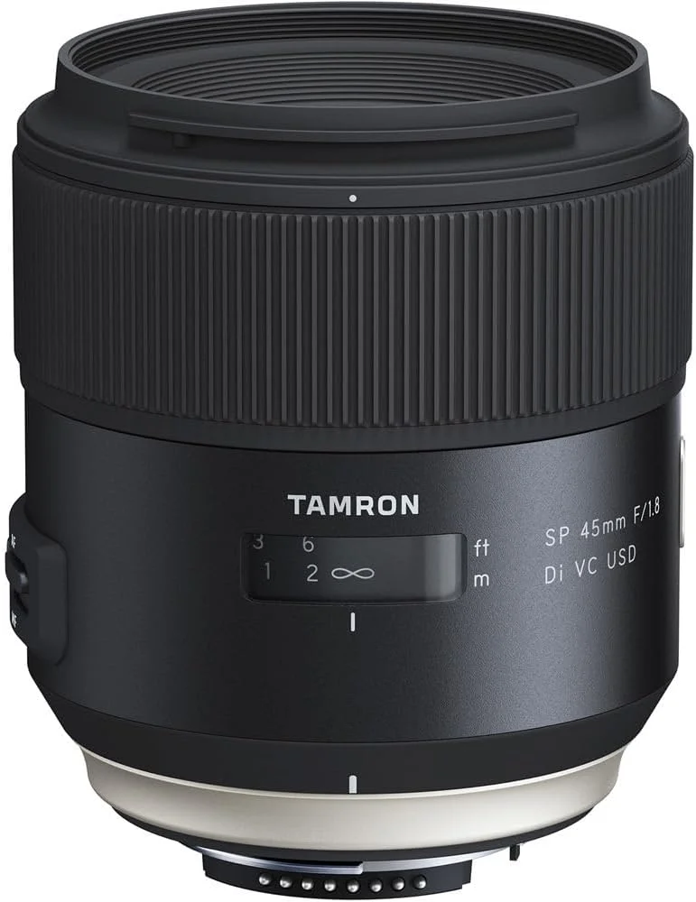 لنز تامرون SP 45mm f/1.8 Di VC USD سازگار با نیکون F (مدل بین المللی) به همراه کارت حافظه 64 گیگابایتی Extreme Pro SD + فیلتر 67 میلی متری + کیف لنز 6 اینچی + کیف کارت حافظه + کارت خوان SD + بند + کیت تمیز کننده لنز تامرون SP 45mm f/1.8 Di VC USD سازگار با نیکون F (مدل بین المللی) به همراه کارت حافظه 64 گیگابایتی Extreme Pro SD + فیلتر 67 میلی متری + کیف لنز 6 اینچی + کیف کارت حافظه + کارت خوان SD + بند + کیت تمیز کننده