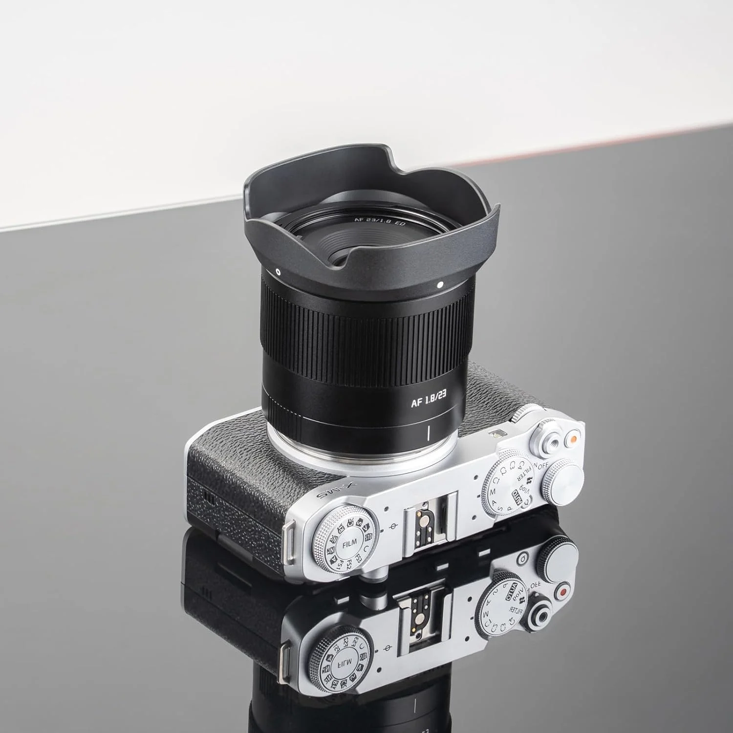 لنز فوکوس خودکار TTArtisan 23mm F1.8 X-Mount APS-C STM برای دوربین های Fujifilm Fuji X-Mount مدل X-A5 X-A7 X-M5 X-H2S X-T100 X-T20 X-T200 X-T3 X-T30 X-T30II X-T4 X-T5 X-T50 X-Pro1 X-Pro2 X-Pro3 X-E1 X-E2