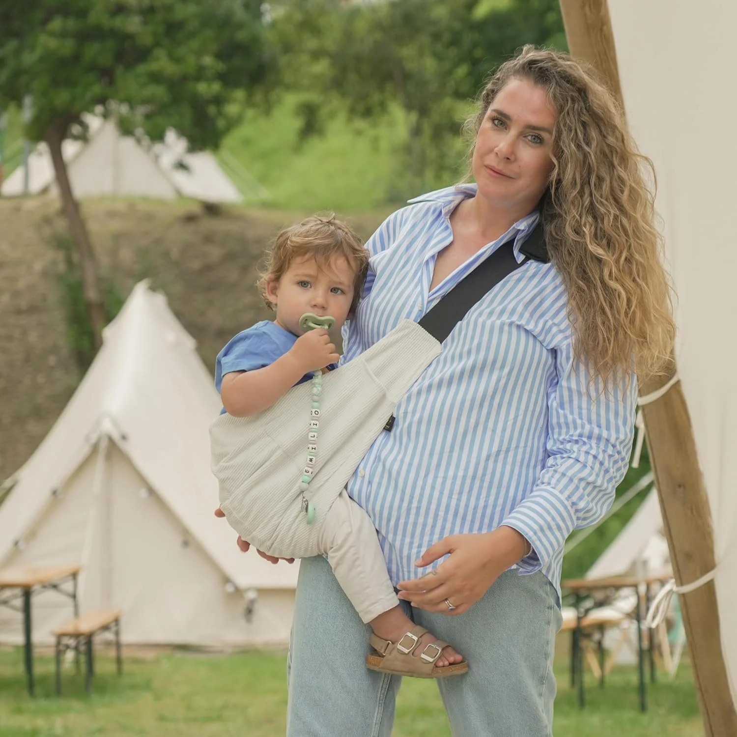 آغوشی کودک ارگونومیک، سبک و قابل تنظیم با جیب زیپدار، پد شانه و پشتیبانی ضد لغزش، مناسب برای پدران و مادران ماجراجو و تازهکار، از 9 ماهگی تا 4 سالگی آغوشی کودک ارگونومیک، سبک و قابل تنظیم با جیب زیپدار، پد شانه و پشتیبانی ضد لغزش، مناسب برای پدران و مادران ماجراجو و تازهکار، از 9 ماهگی تا 4 سالگی