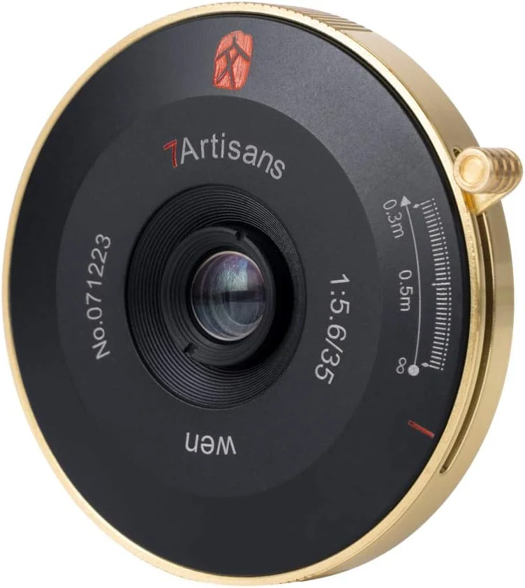لنز 35mm f5.6 فول فریم 7artisans با فوکوس دستی سازگار با دهانه Leica M برای Leica M, M10, M240 M-P240, M-TYP246, M-P, M 262, M7 (طلایی مشکی) لنز 35mm f5.6 فول فریم 7artisans با فوکوس دستی سازگار با دهانه Leica M برای Leica M, M10, M240 M-P240, M-TYP246, M-P, M 262, M7 (طلایی مشکی)