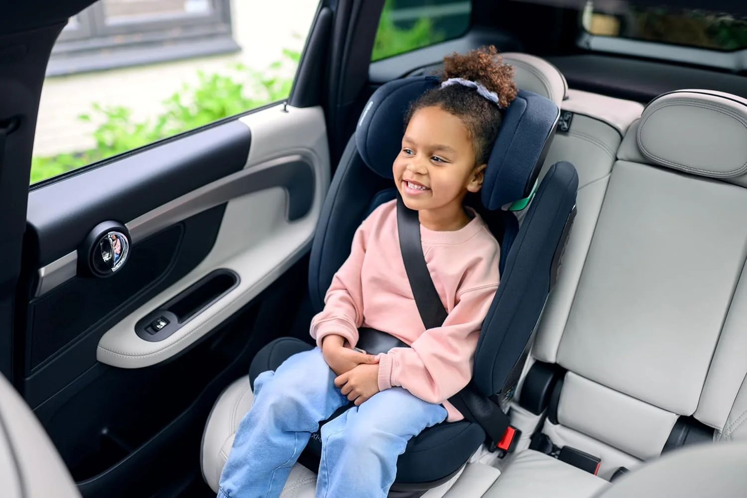 Maxi-Cosi RodiFix Pro2 i-Size Infant Car Seat, G-CELL Side Impact Protection, ClimaFlow For Temperature Control, 3.5 Months to 12 Years, Authentic Graphite, 2 Year Warranty Maxi-Cosi RodiFix Pro2 i-Size Infant Car Seat, G-CELL Side Impact Protection, ClimaFlow For Temperature Control, 3.5 Months to 12 Years, Authentic Graphite, 2 Year Warranty