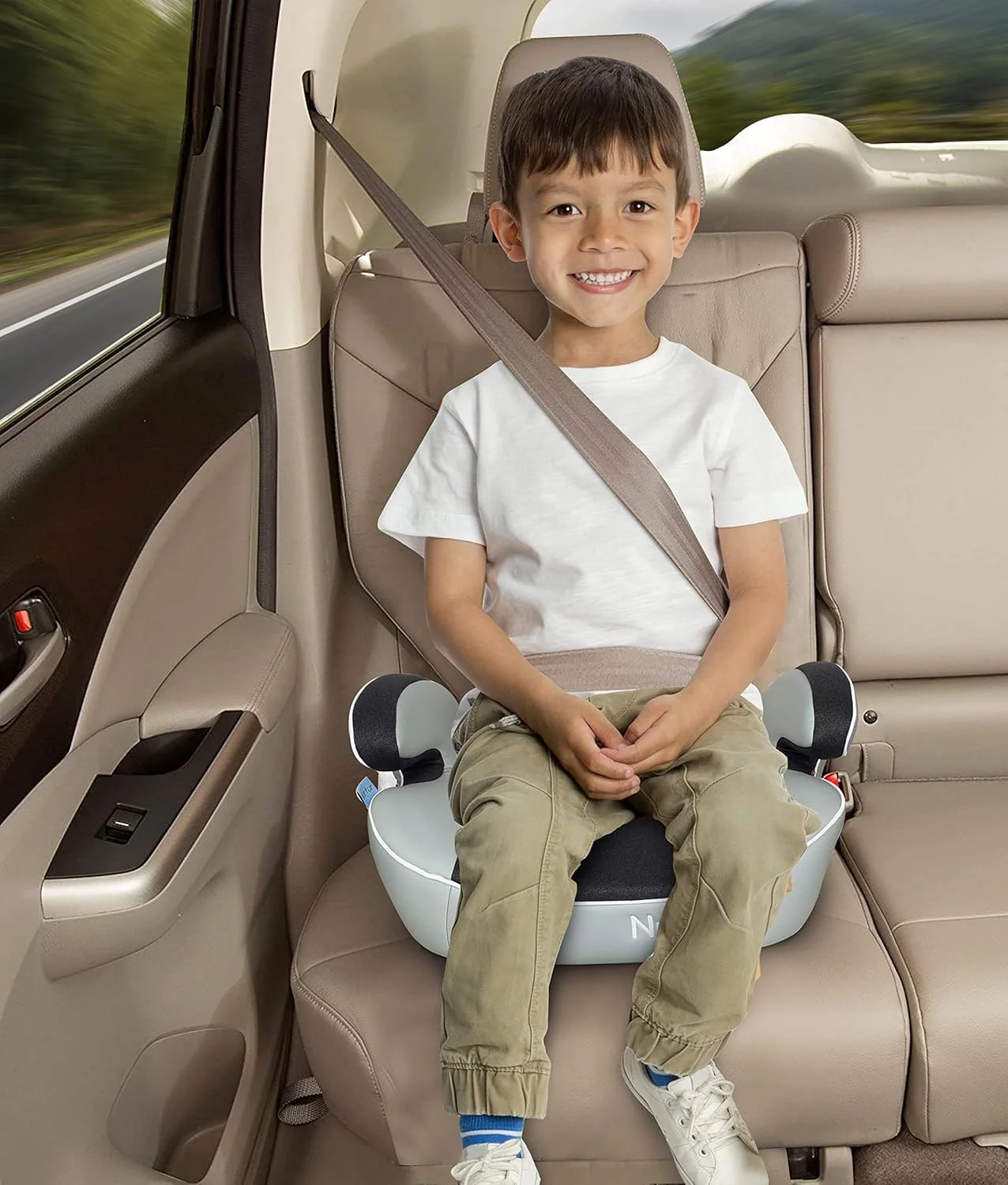 صندلی بوستر کودک Nurtur Enzo - صندلی با تکیه گاه دست، صندلی بوستر پشتی باریک بادی برای مسافرت، مناسب برای 4 تا 12 سال (گروه 2/3) - خاکستری روشن و تیره صندلی بوستر کودک Nurtur Enzo - صندلی با تکیه گاه دست، صندلی بوستر پشتی باریک بادی برای مسافرت، مناسب برای 4 تا 12 سال (گروه 2/3) - خاکستری روشن و تیره