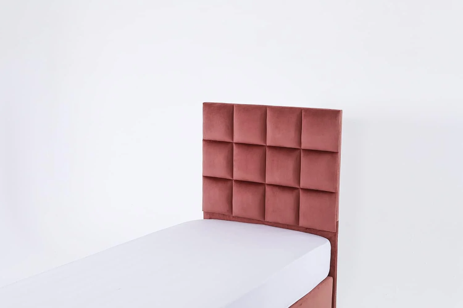 تخت یک نفره اولگا Pan Emirates Home Furnishings مخمل 90X200 صورتی تخت یک نفره اولگا Pan Emirates Home Furnishings مخمل 90X200 صورتی