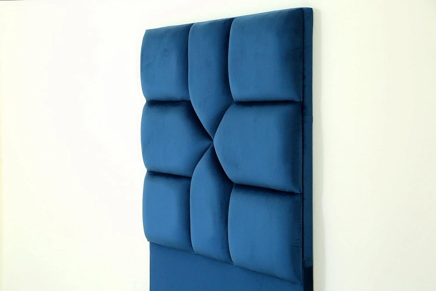 تخت یک نفره الیانا پان امارات هوم فرنیشینگ مخمل 90X200 آبی تخت یک نفره الیانا پان امارات هوم فرنیشینگ مخمل 90X200 آبی