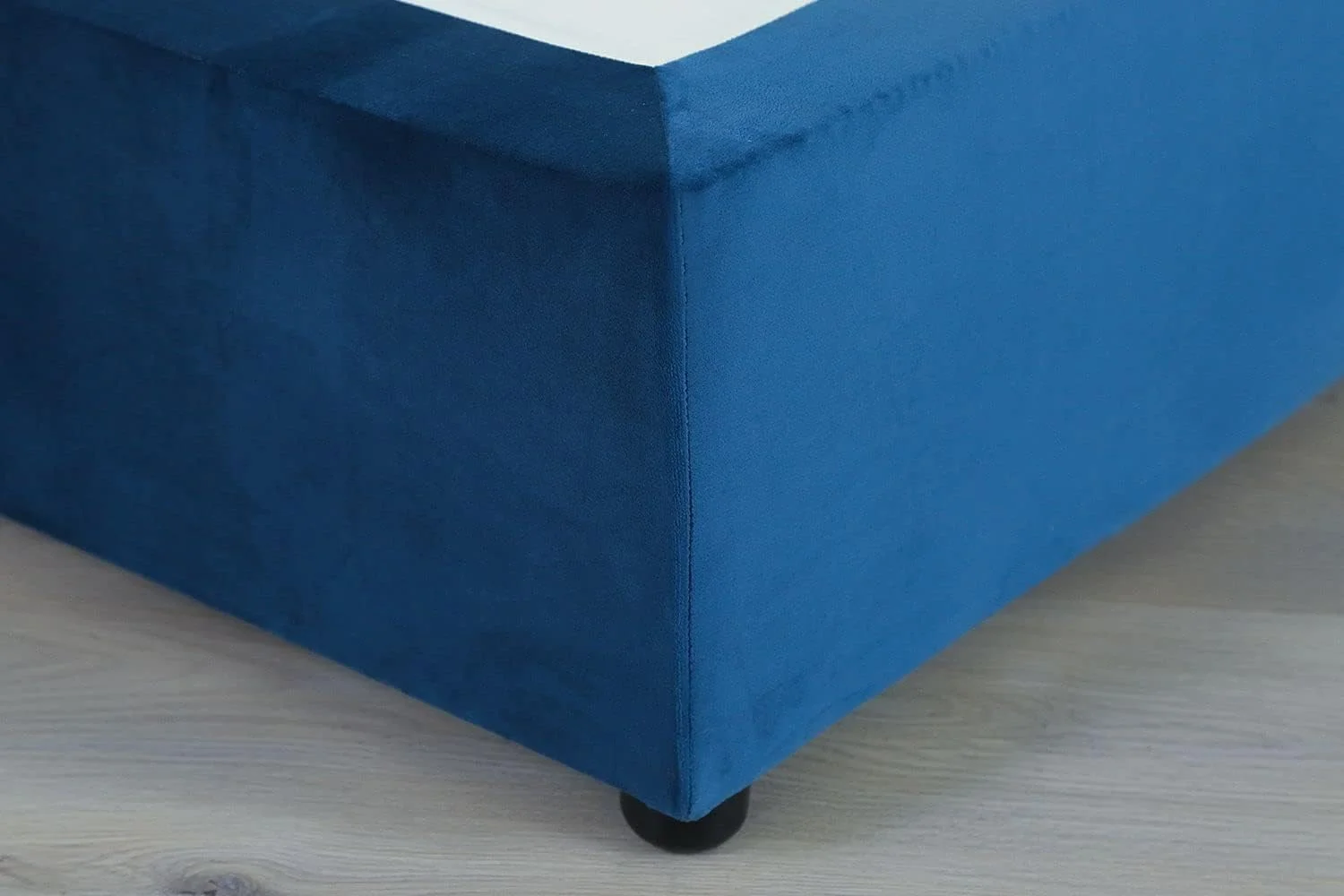 تخت یک نفره آنا از مبلمان خانگی پان امارات، مخمل، آبی، 120X200 تخت یک نفره آنا از مبلمان خانگی پان امارات، مخمل، آبی، 120X200