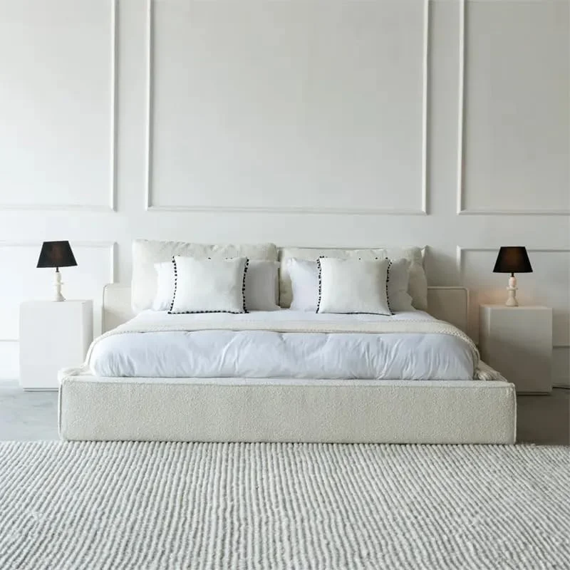 تخت خواب الیزا با پلتفرم پایین، تخت خواب با تاج کوتاه به سبک ژاپنی، تخت خواب دو نفره روکش شده با پارچه بوکله سفید | سایز تشک 180x200، تخت خواب کوتاه با روکش Hoc (120x200)