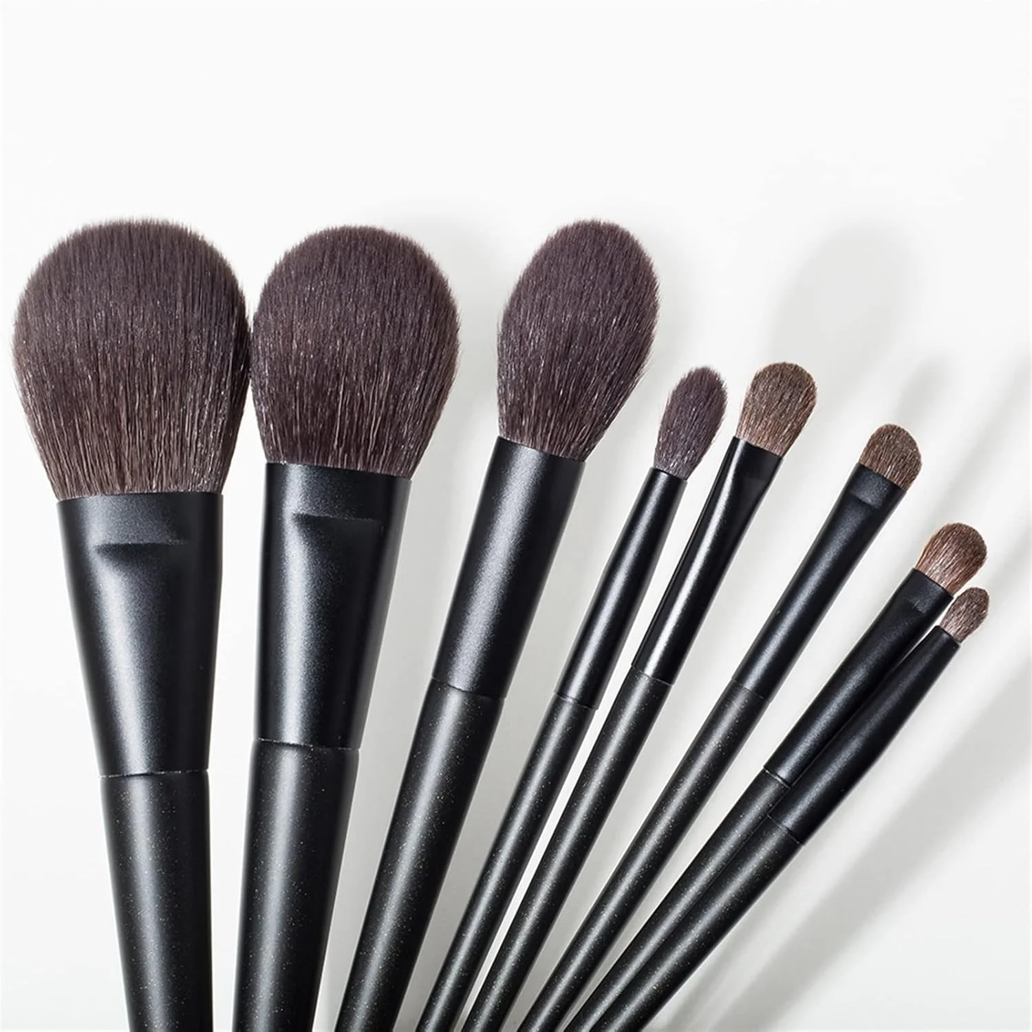 ست برس آرایشی مشکی مات وانام شامل برس های سایه چشم، پودر، رژگونه و ترکیب