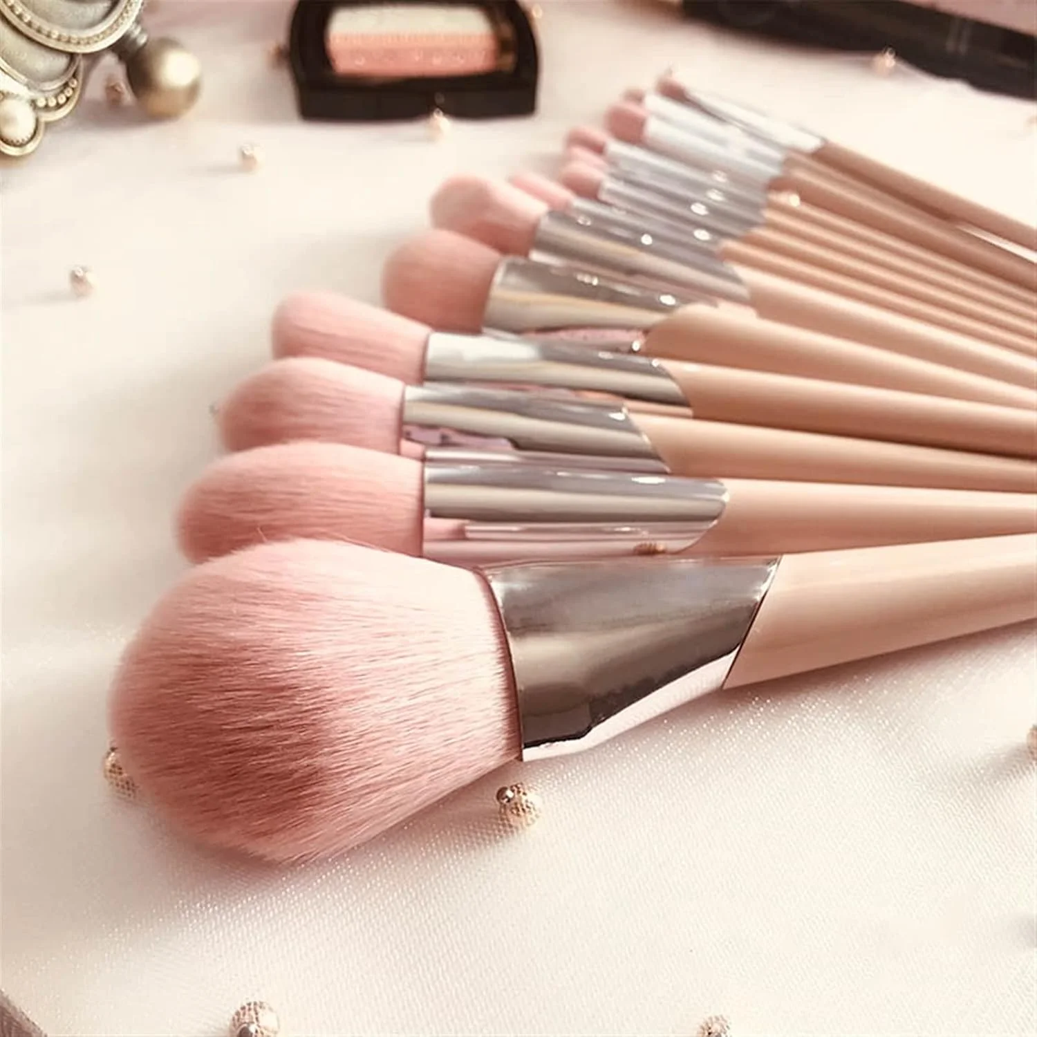 وانام ست براش آرایشی صورت، رژگونه، هایلایتر، سایه چشم، ترکیب، بینی، ابرو و لب، صورتی کالباسی وانام ست براش آرایشی صورت، رژگونه، هایلایتر، سایه چشم، ترکیب، بینی، ابرو و لب، صورتی کالباسی