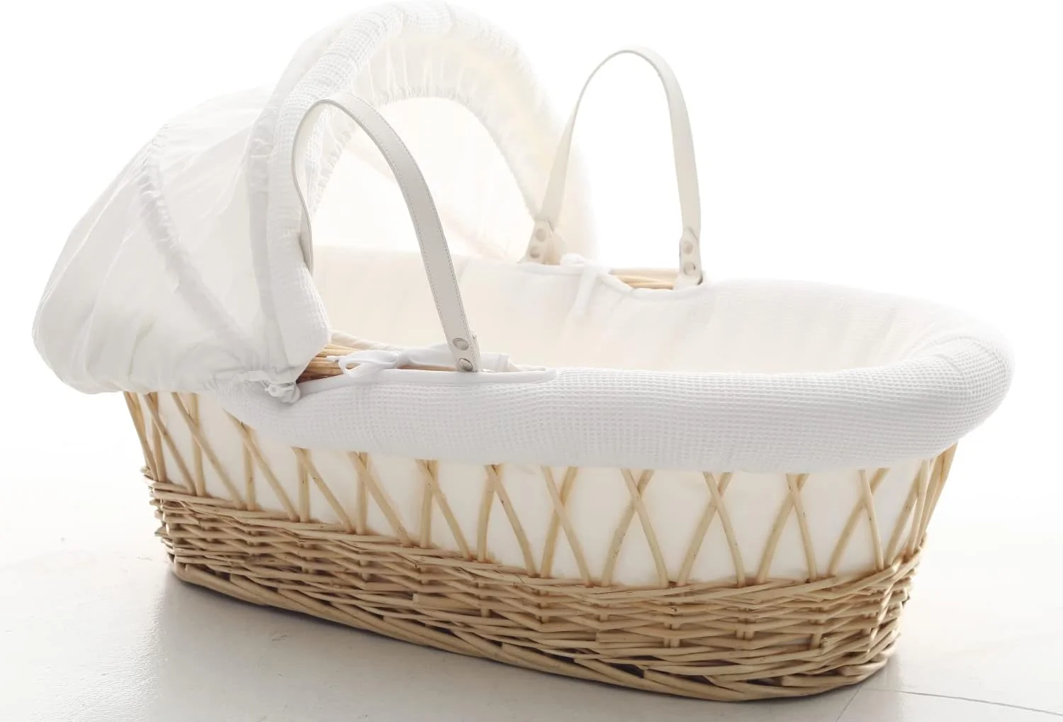 سبد موسی حصیری نوزاد تیکنوم، سرویس خواب وافل سفید، مناسب نوزاد، فضای خواب، سبک وزن، سایبان قابل تنظیم، آستر نرم و راحت، تشک، لحاف، حمل آسان، 0-6 ماه، حداکثر وزن 18 کیلوگرم، چوبی قهوه ای