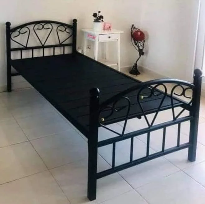 تخت خواب یک نفره فلزی سنگین سولشا، مشکی، ابعاد 90X190 سانتی متر تخت خواب یک نفره فلزی سنگین سولشا، مشکی، ابعاد 90X190 سانتی متر