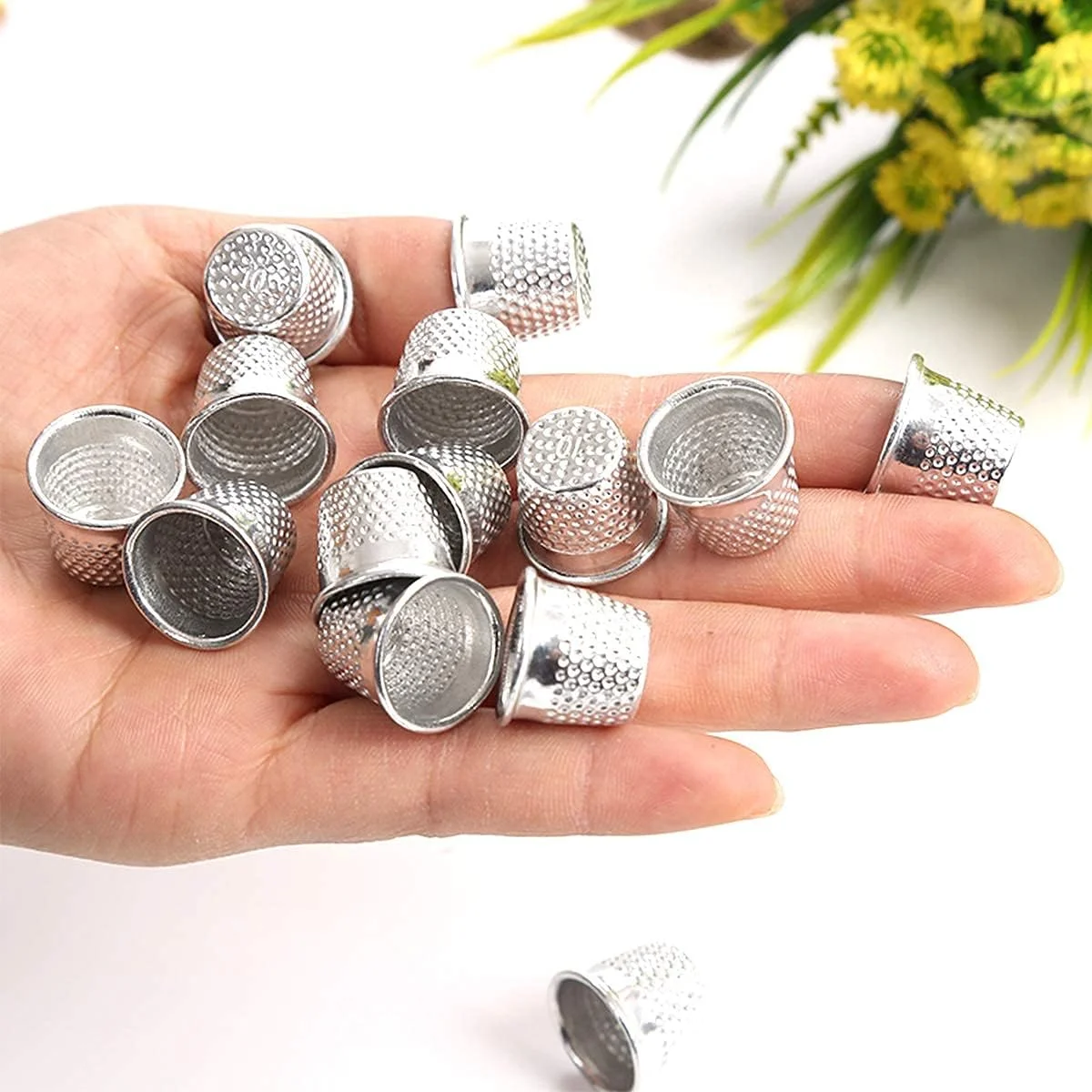 انگشتانه خیاطی فلزی KASTWAVE، محافظ انگشت برای صنایع دستی DIY، 15 عددی (19×18 میلی متر) انگشتانه خیاطی فلزی KASTWAVE، محافظ انگشت برای صنایع دستی DIY، 15 عددی (19×18 میلی متر)